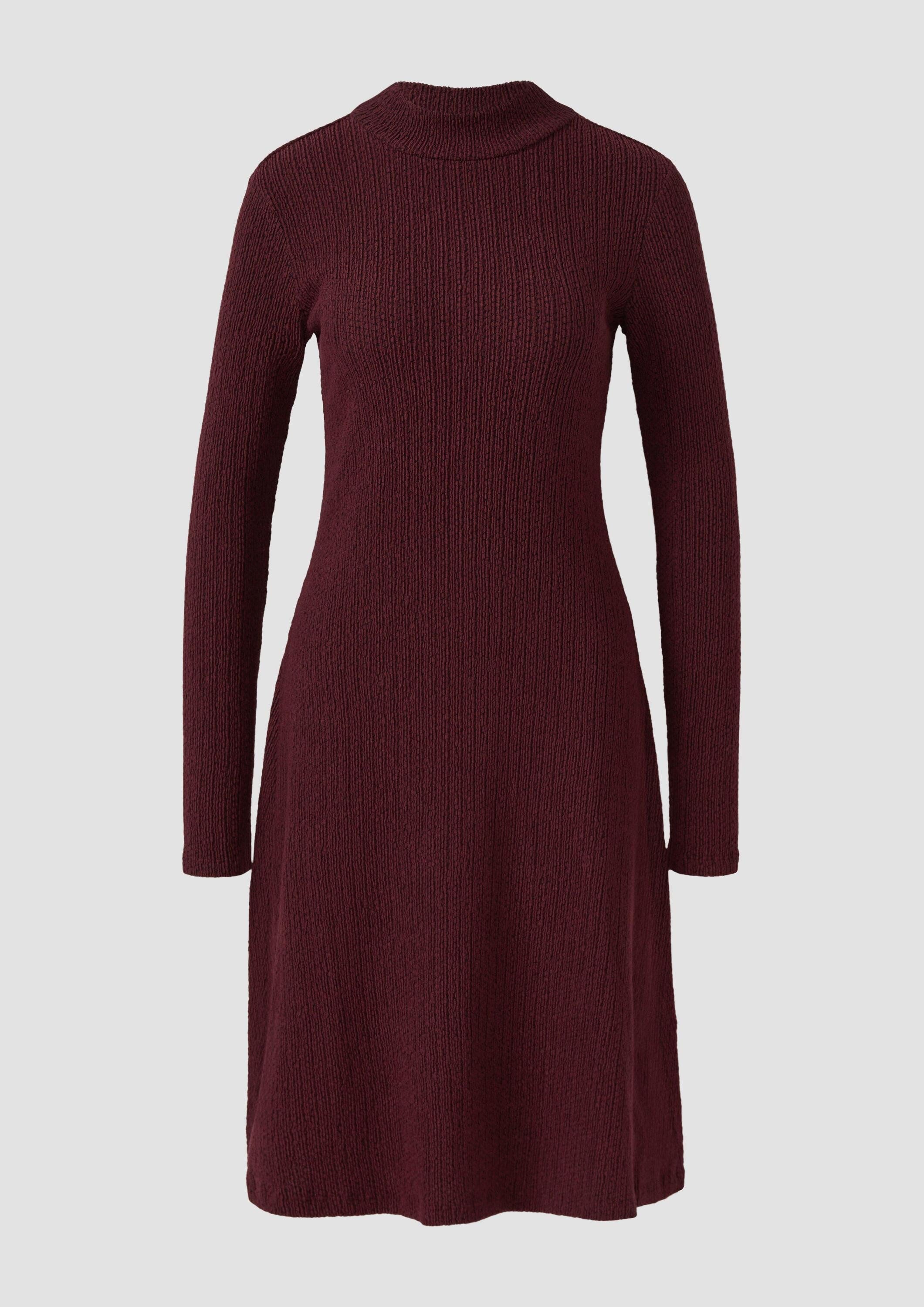 s.Oliver Midikleid Kleid Strukturiertes Jerseykleid mit ausgestelltem Saum