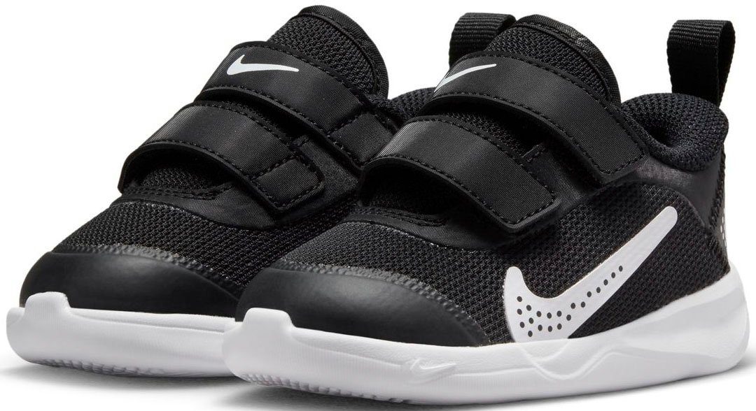 Nike Omni Multi-Court (TD) Hallenschuh black-white | Hallenschuhe