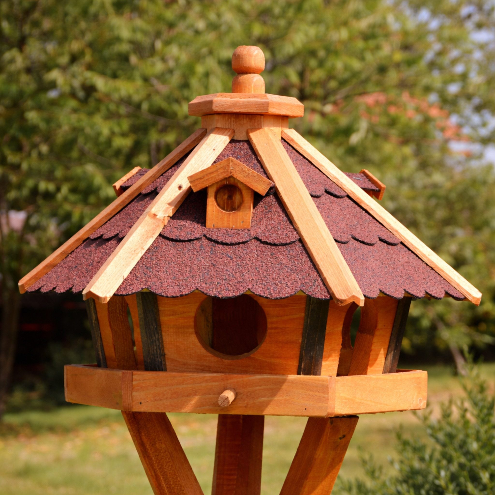 Holzdekoladen Vogelhaus Vogelhaus Holz wetterfest mit Futterautomat – mit/ohne Ständer/Solar