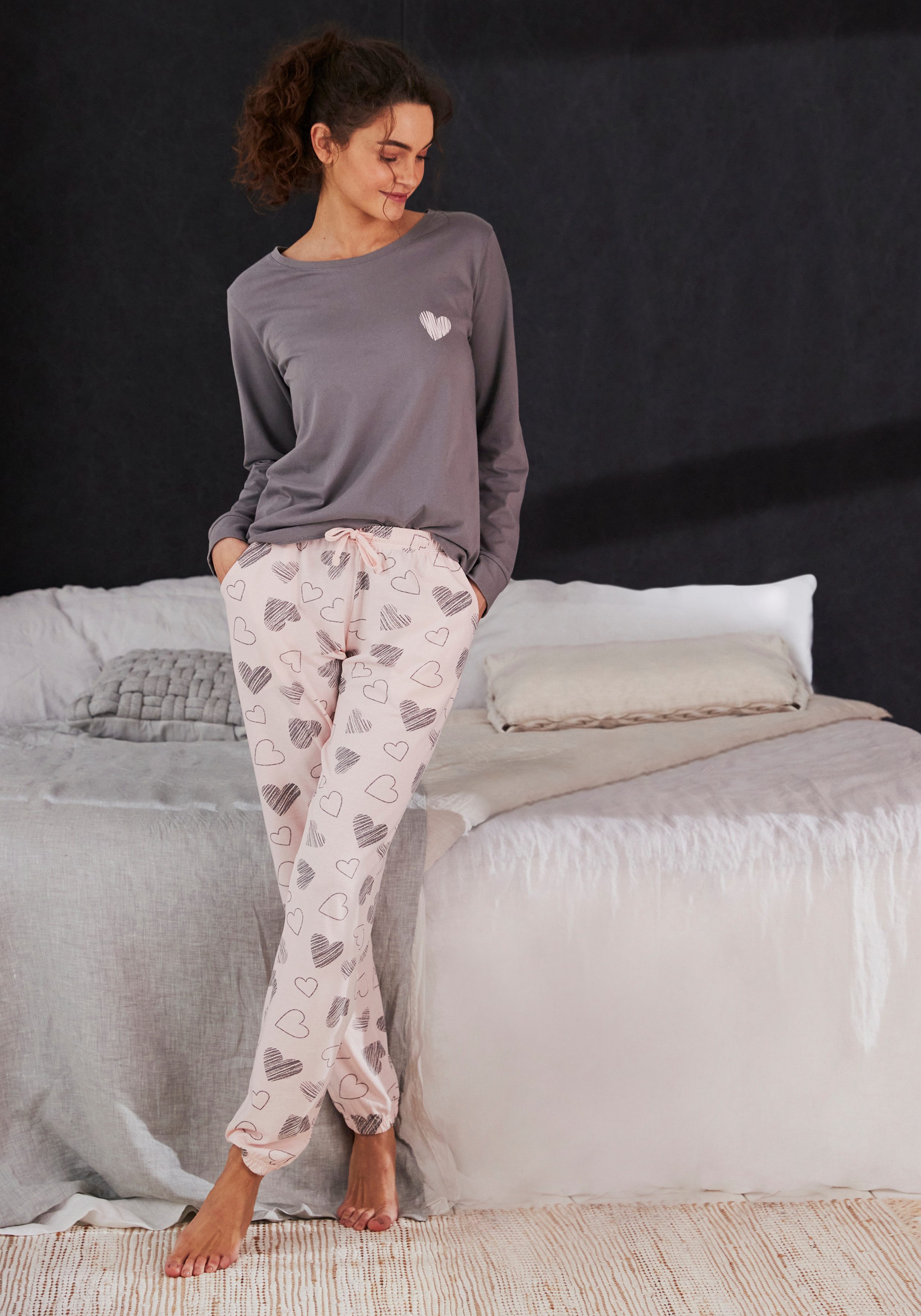 Vivance Dreams Pyjama mit süßem Herzchen-Print günstig online kaufen