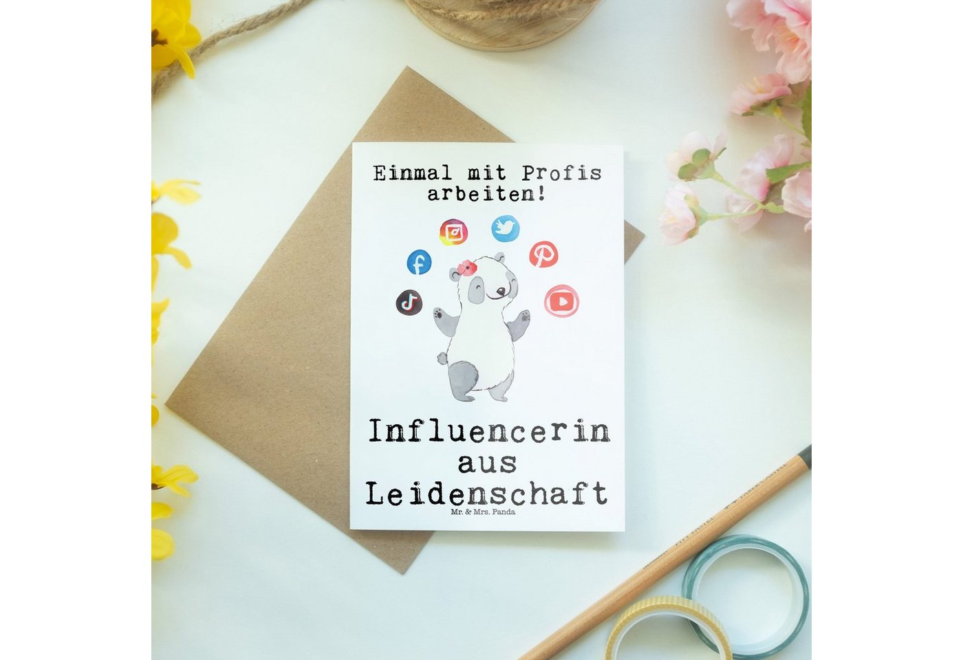 Thumbnail - Mr. & Mrs. Panda Grußkarte Influencerin Leidenschaft - Weiß - Geschenk, Mitarbeiter, Geburtstags, Herzberührende Sprüche