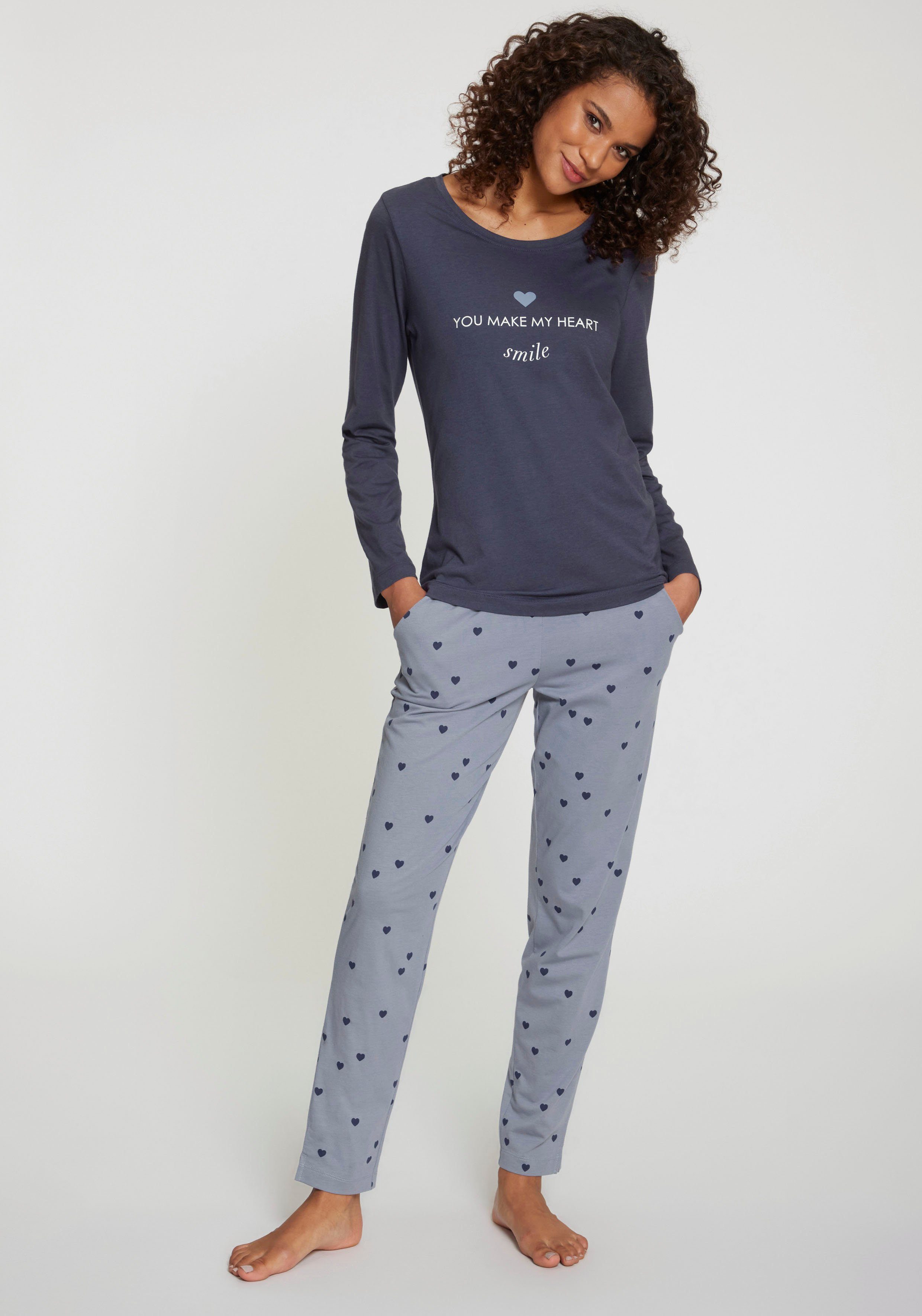 Vivance Dreams Pyjama (2 tlg) mit süßem Schrift-Aufdruck. € 34,99