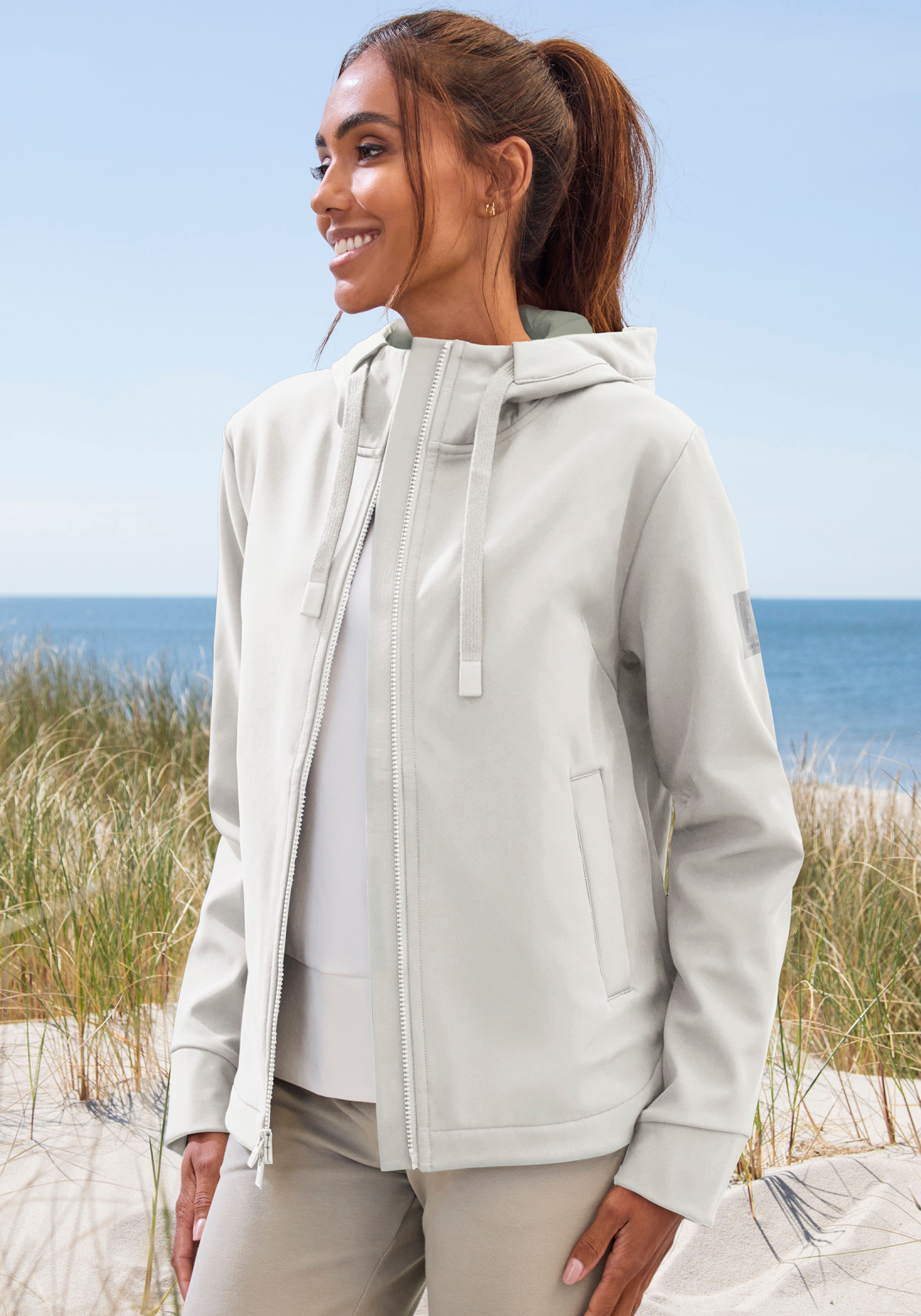 Elbsand Softshelljacke mit verstellbarer Kapuze günstig online kaufen