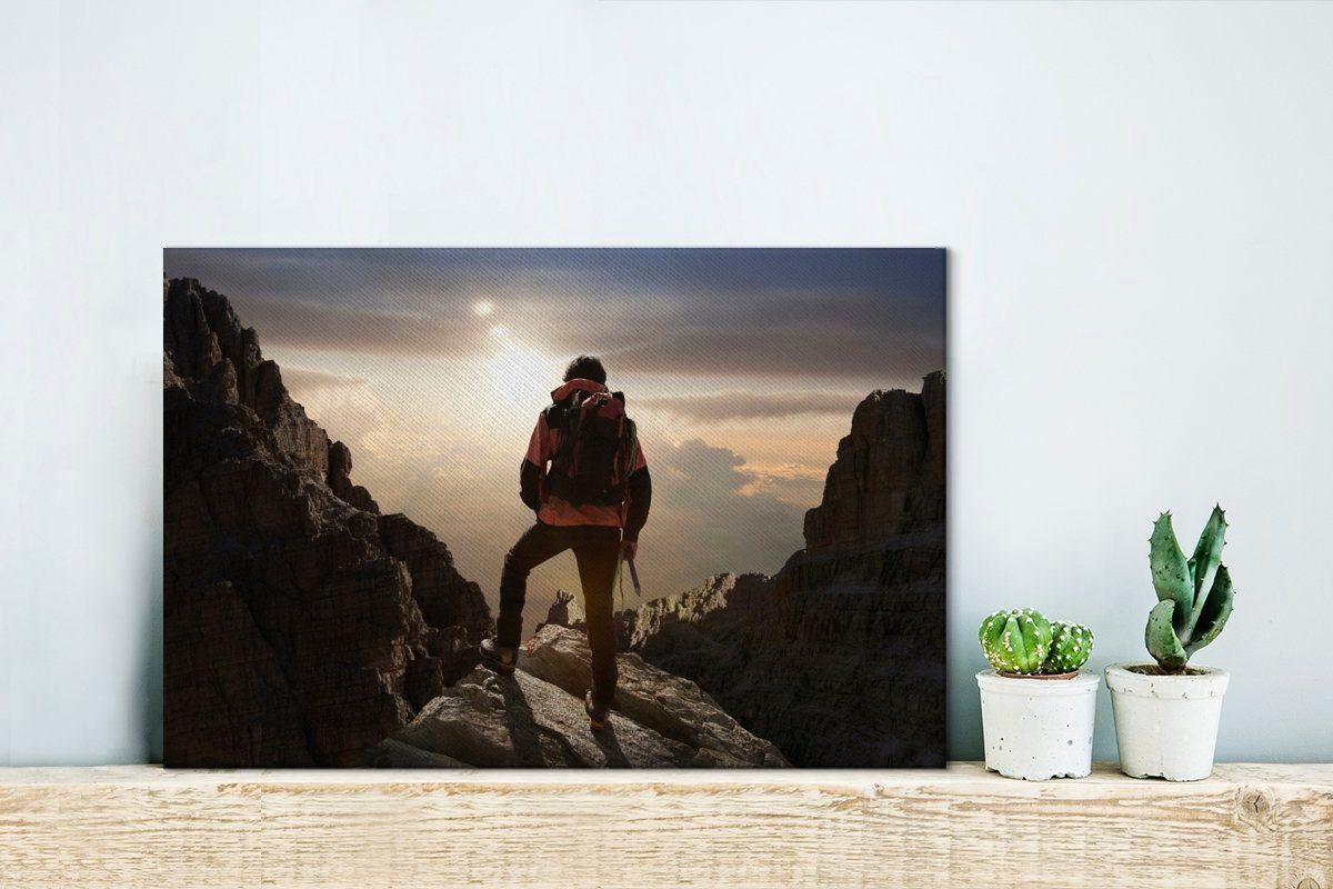 cm (1 Leinwandbilder, Einsamer einem Leinwandbild 30x20 auf OneMillionCanvasses® Bergsteiger St), Wandbild Aufhängefertig, Berg, Wanddeko,