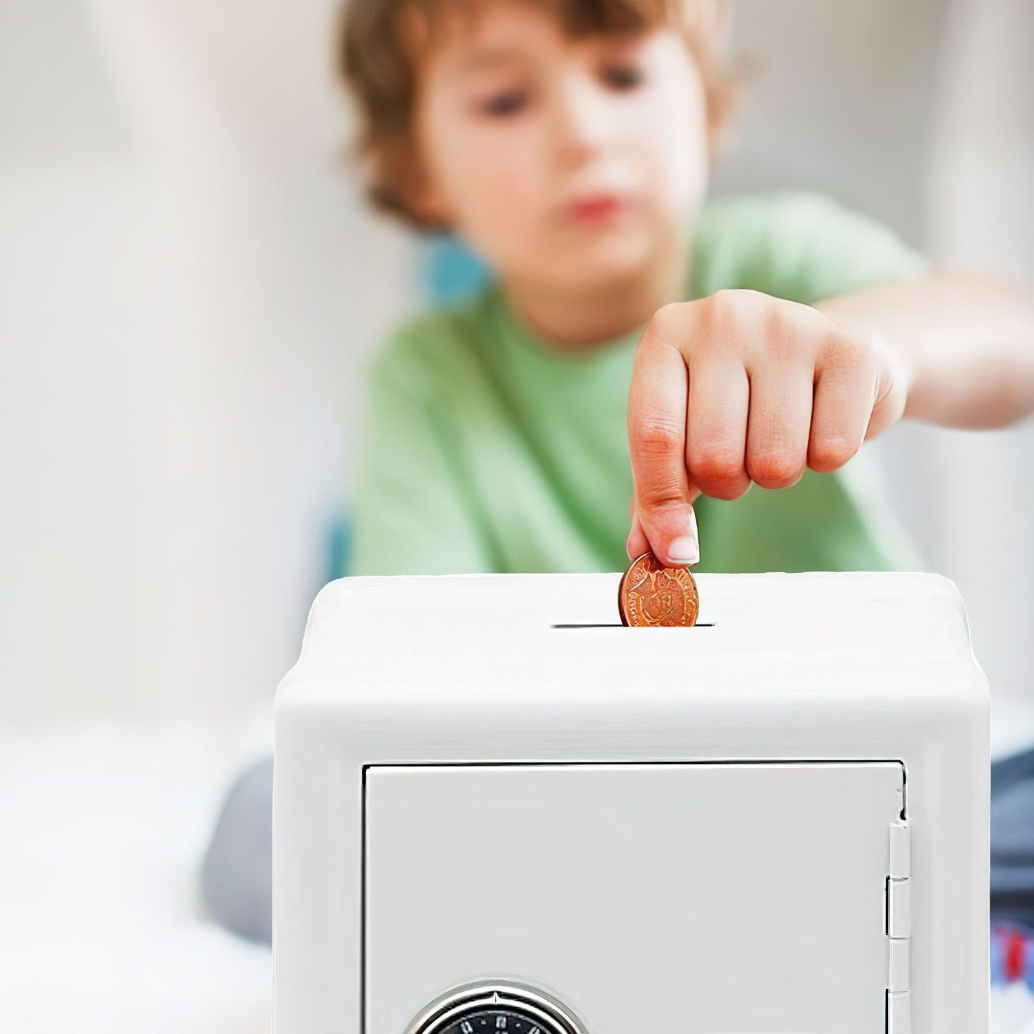 Goods+Gadgets Spardose Geldkassette Safe – Mini Sparschwein mit Zahlenschloss für Bargeld, Geldkassette mit Zahlenschloss – Bild 5 von 5