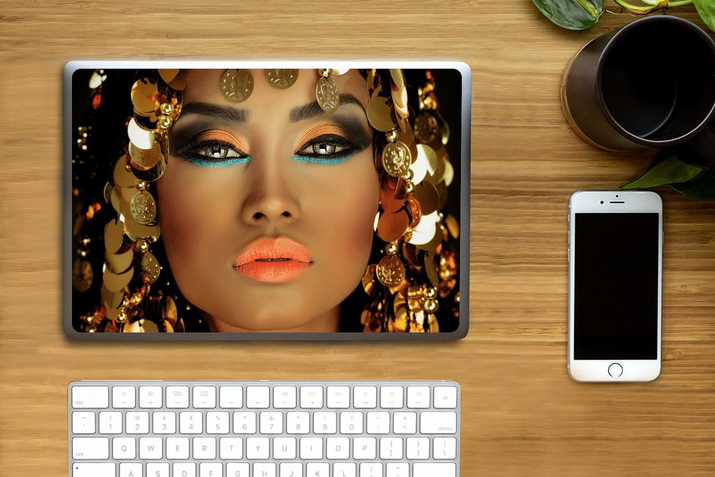 Thumbnail - MuchoWow Laptop-Aufkleber Frau - Kleopatra - Gold - Schmuck - Make-up - Luxus, (1tlg), Laptop Folien Cover, Aufkleber, S...