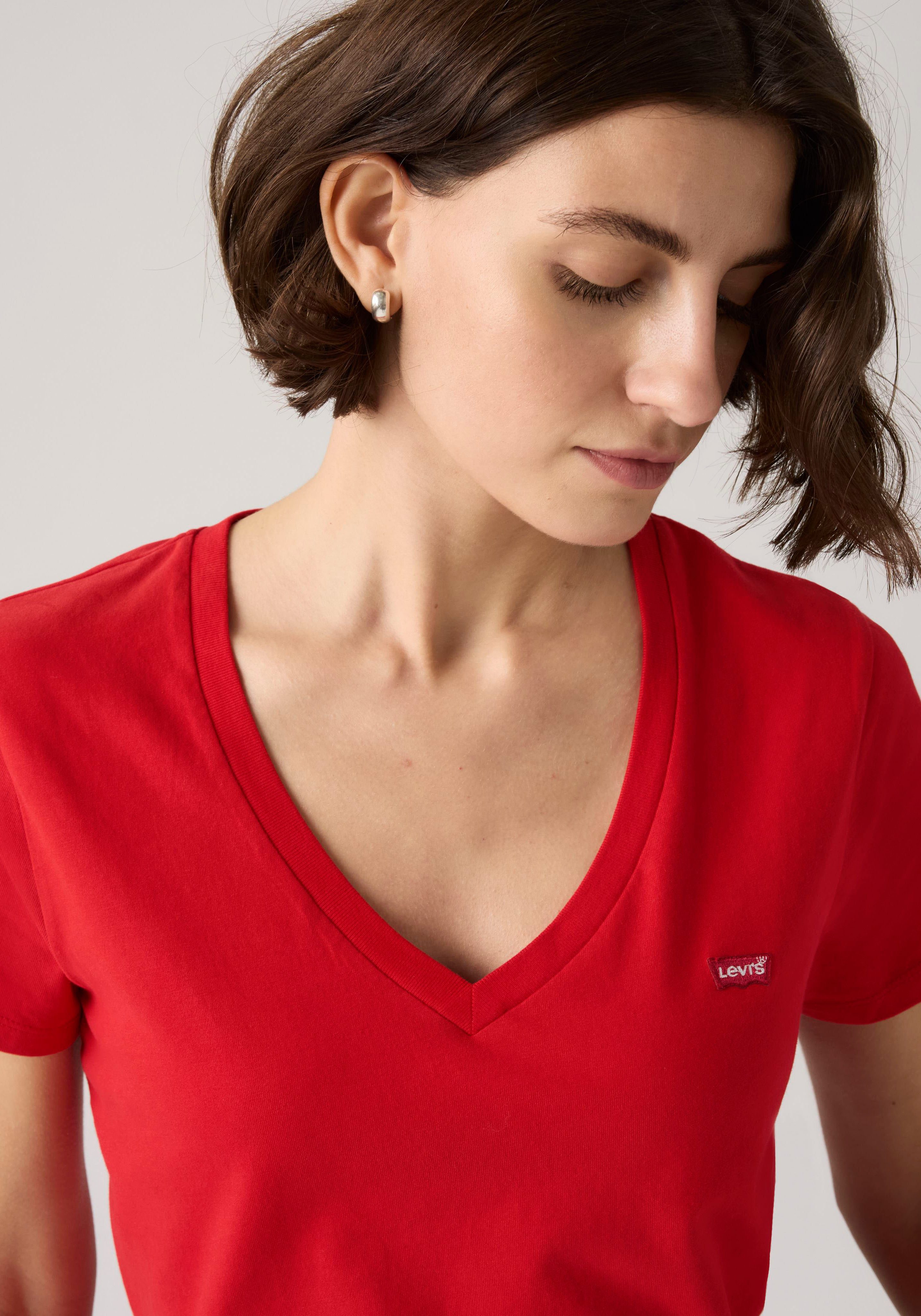 Levi's® V-Shirt Perfect Tee mit kleinem Batwing- Logo – Bild 4 von 5