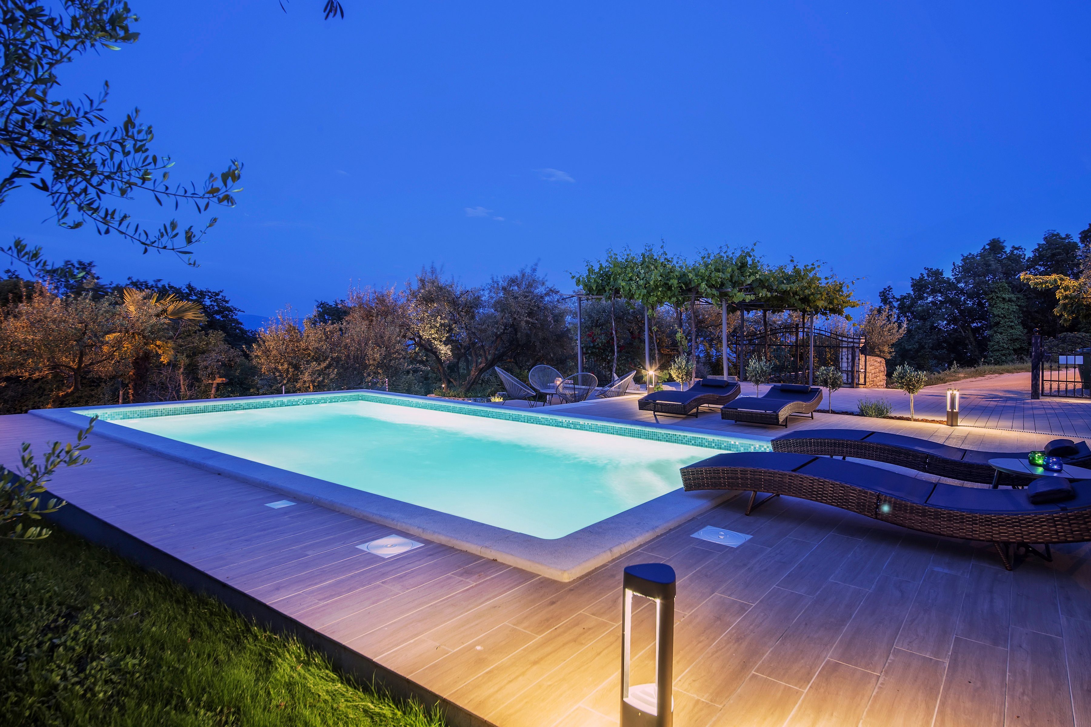 KWAD Schwimmbecken STYROPOR®STEIN POOL ALL INCLUSIVE, BxLxH: 400x800x150 cm (Set), mit Edelstahlleiter, inkl. Beckenrandsteine & Poolbeleuchtung