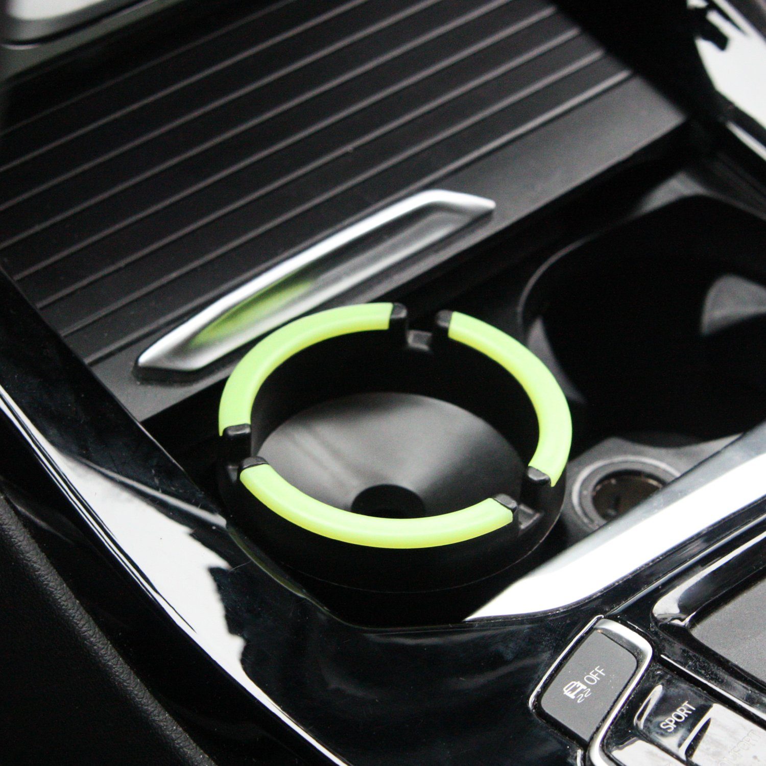 Cartrend Gepäck-Halterung Auto Aschenbecher Getränkehalter leuchtend, (Wind-Aschenbecher mit Deckel, mit Leuchtrand, für Getränke-Halterung)
