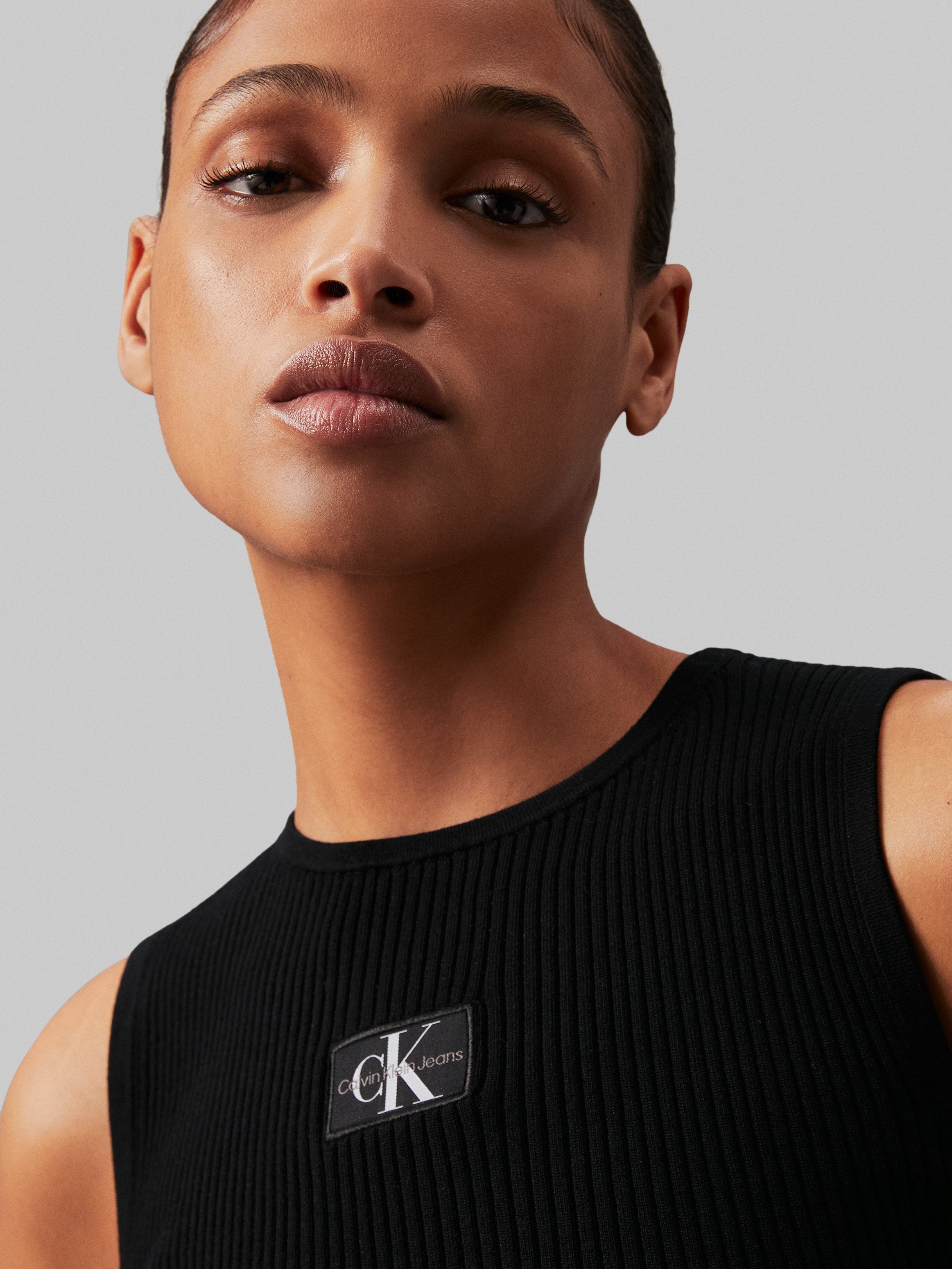 Calvin Klein Jeans Pullunder WOVEN LABEL SWEATER TANK TOP mit Logopatch