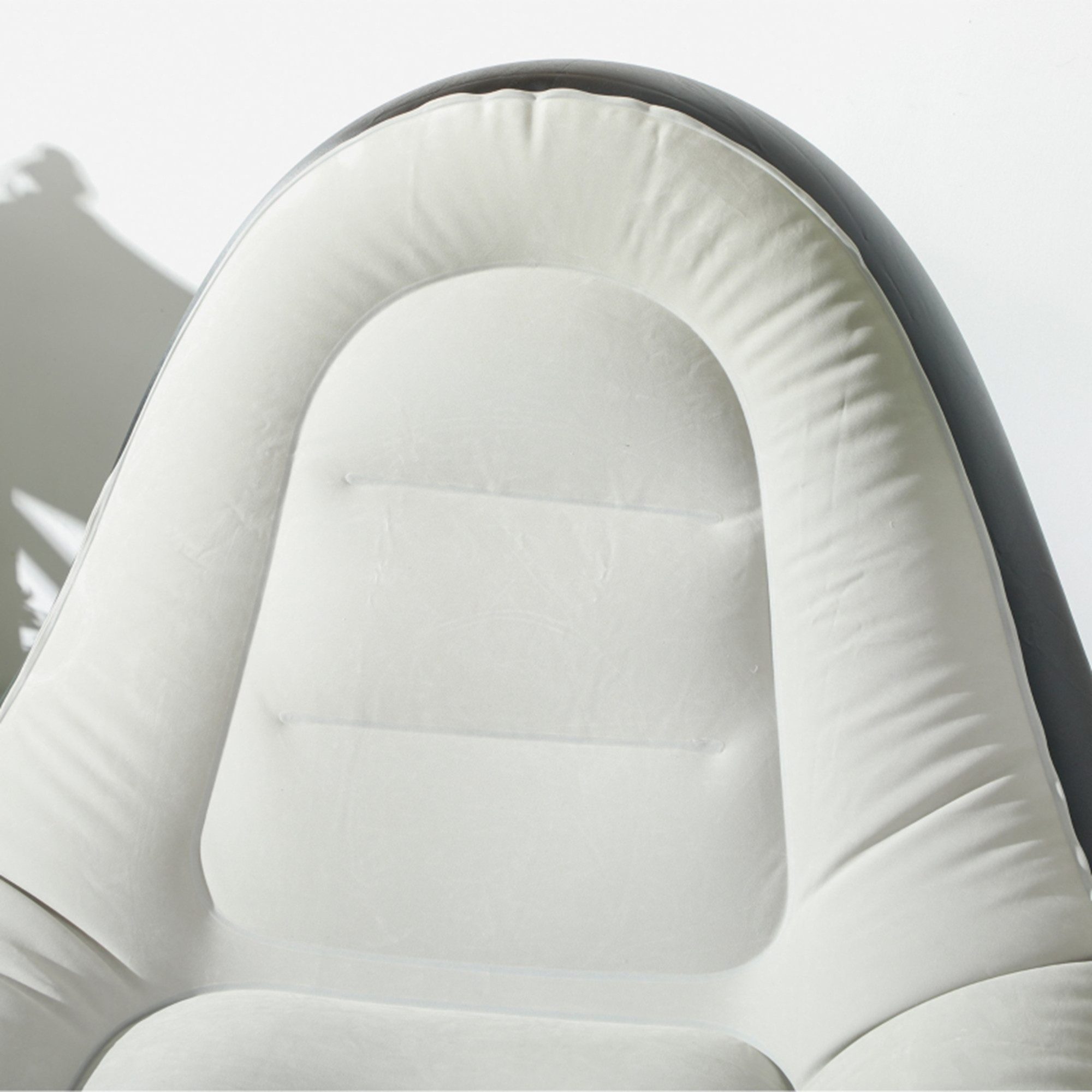 MC Star Luftsofa Aufblasbares Sofa mit Fußhocker, mit Becherhalter, hellgrau, (125x100x87cm, ideal für Camping & Zuhause)