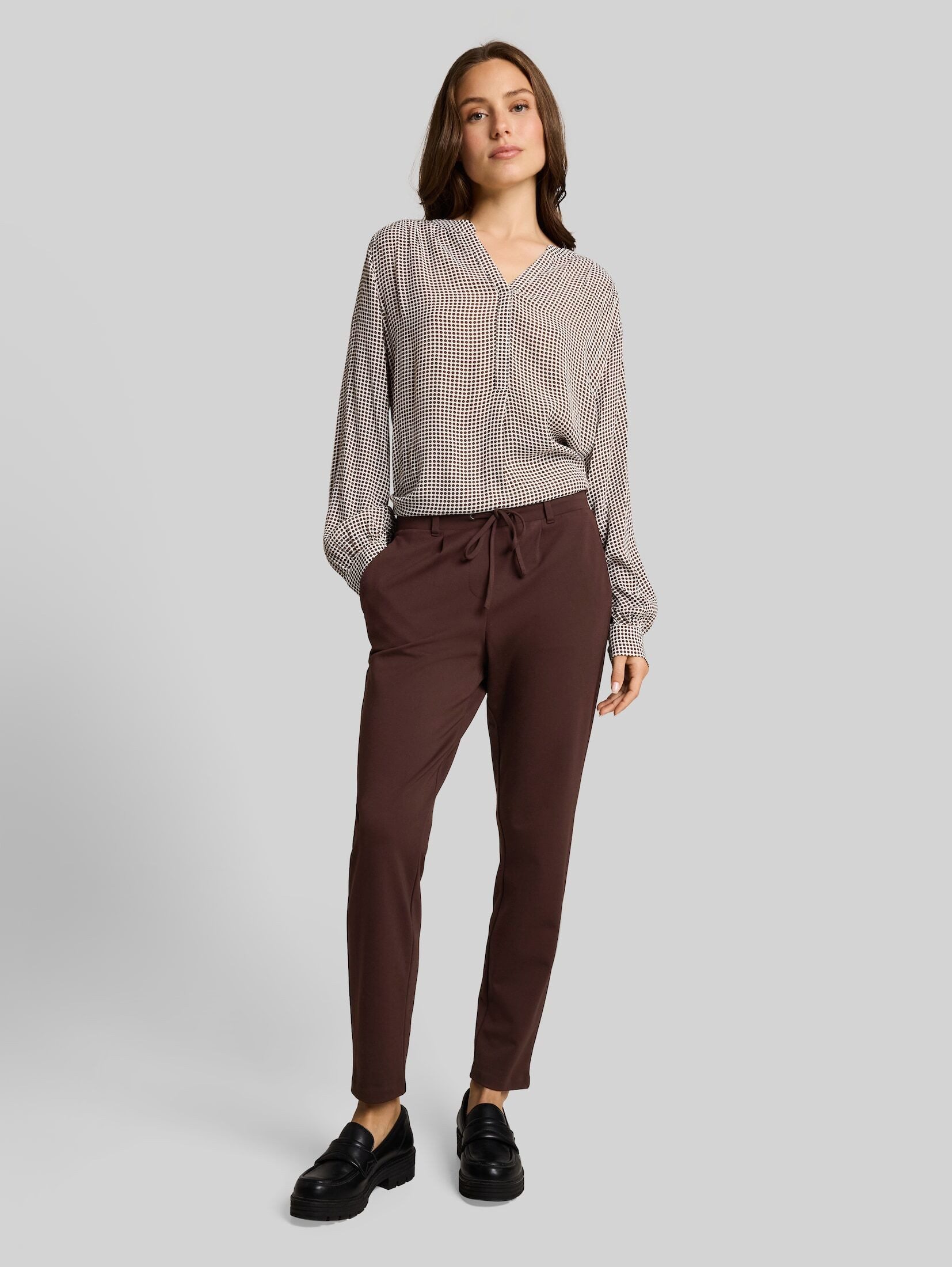 TOM TAILOR Stoffhose . Loose Fit Stoffhose – Bild 2 von 5