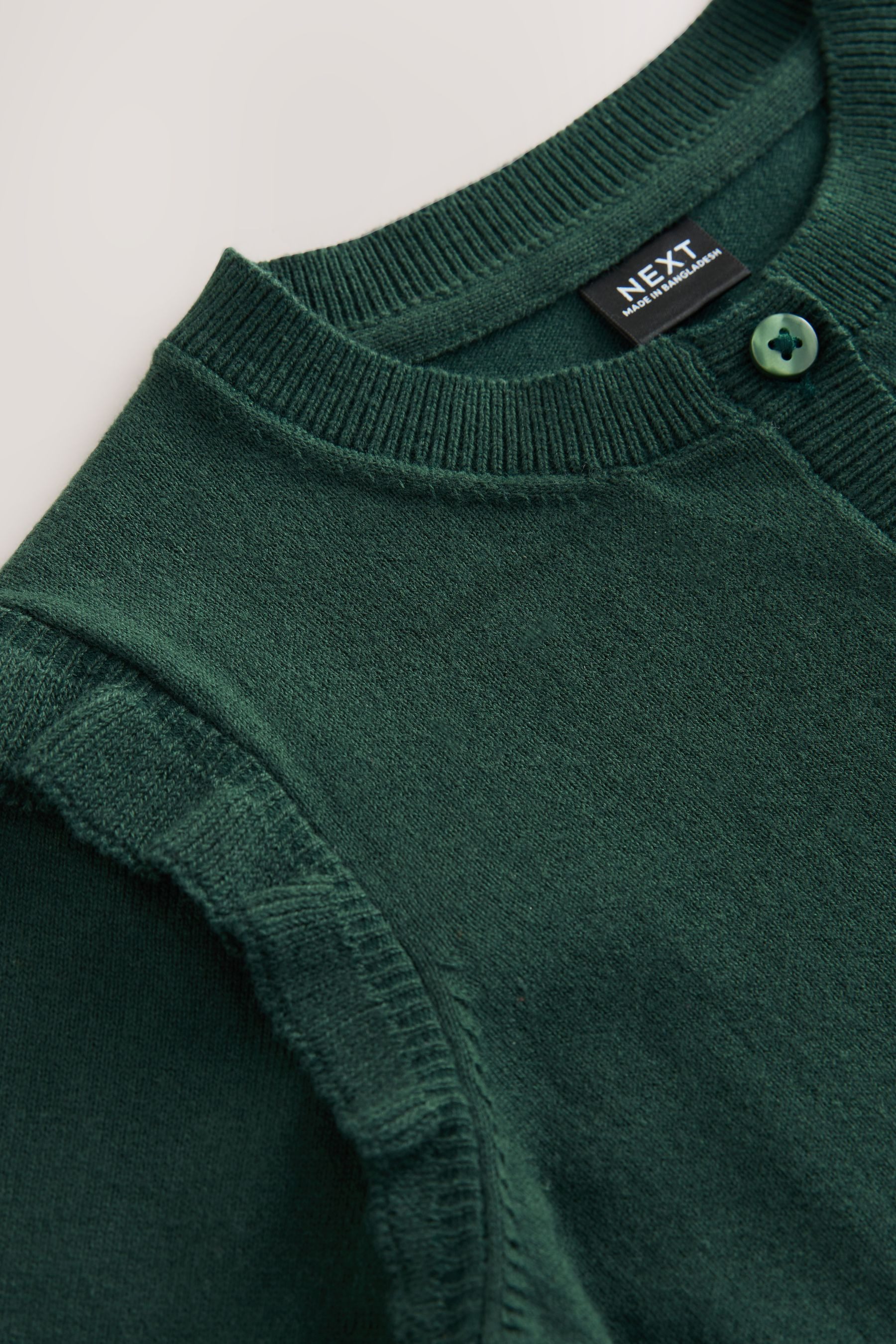 Next Strickjacke Schul-Strickjacke mit gerüschten Schultern (1-tlg)