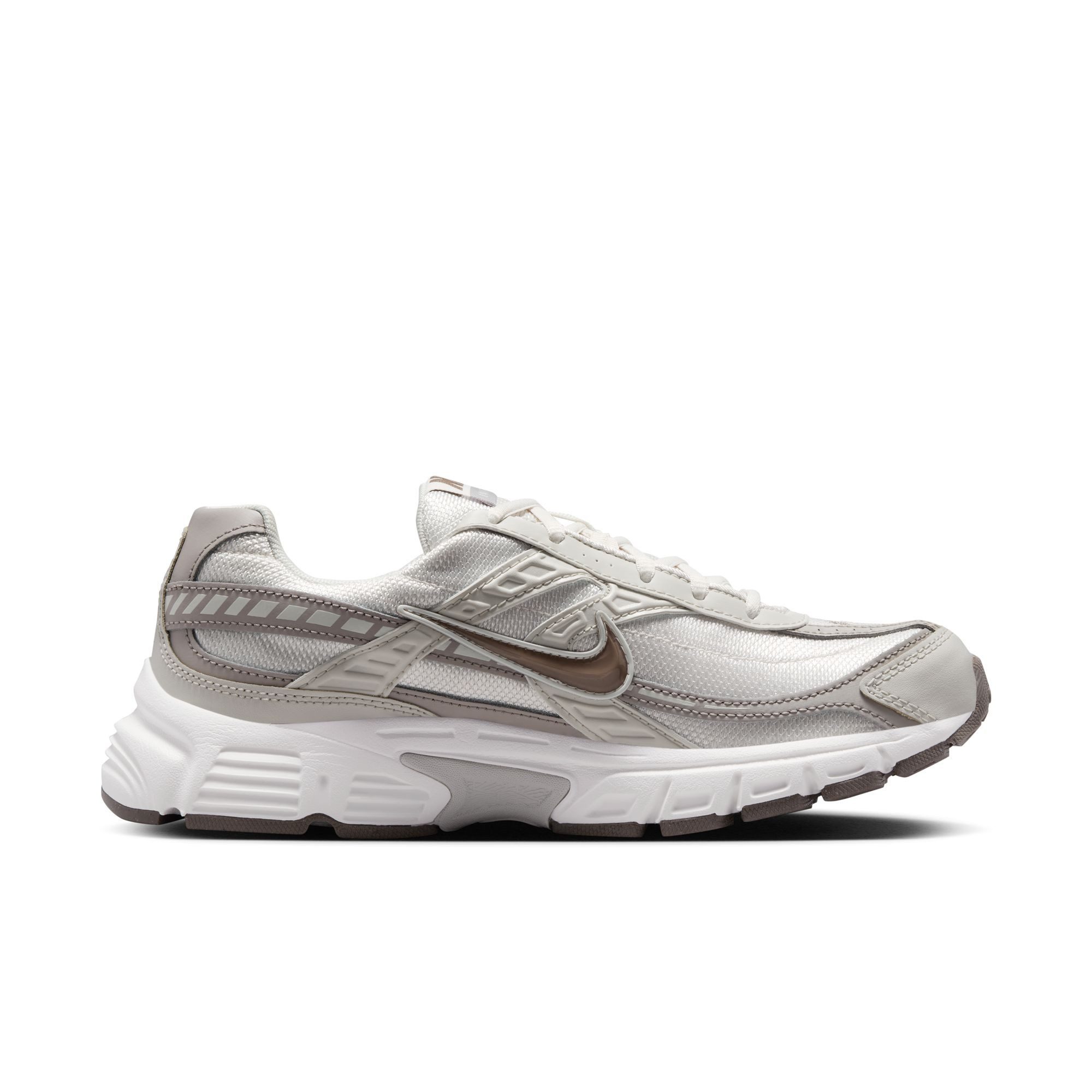Nike Sportswear Initiator Sneaker inspiriert vom Design des Nike P-6000