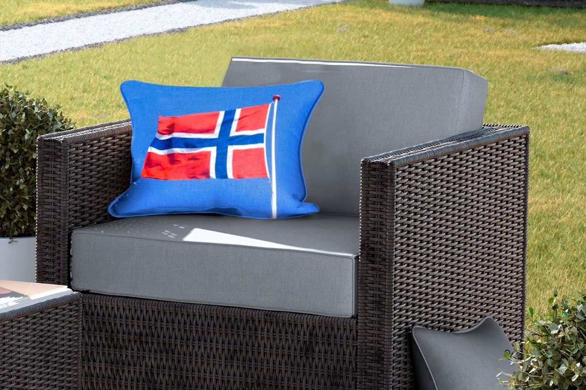 blauen Flagge Dekokissen MuchoWow Dekokissenbezug, Polyester, Kissenhülle am Himmel, Norwegische Outdoor-Dekorationskissen,