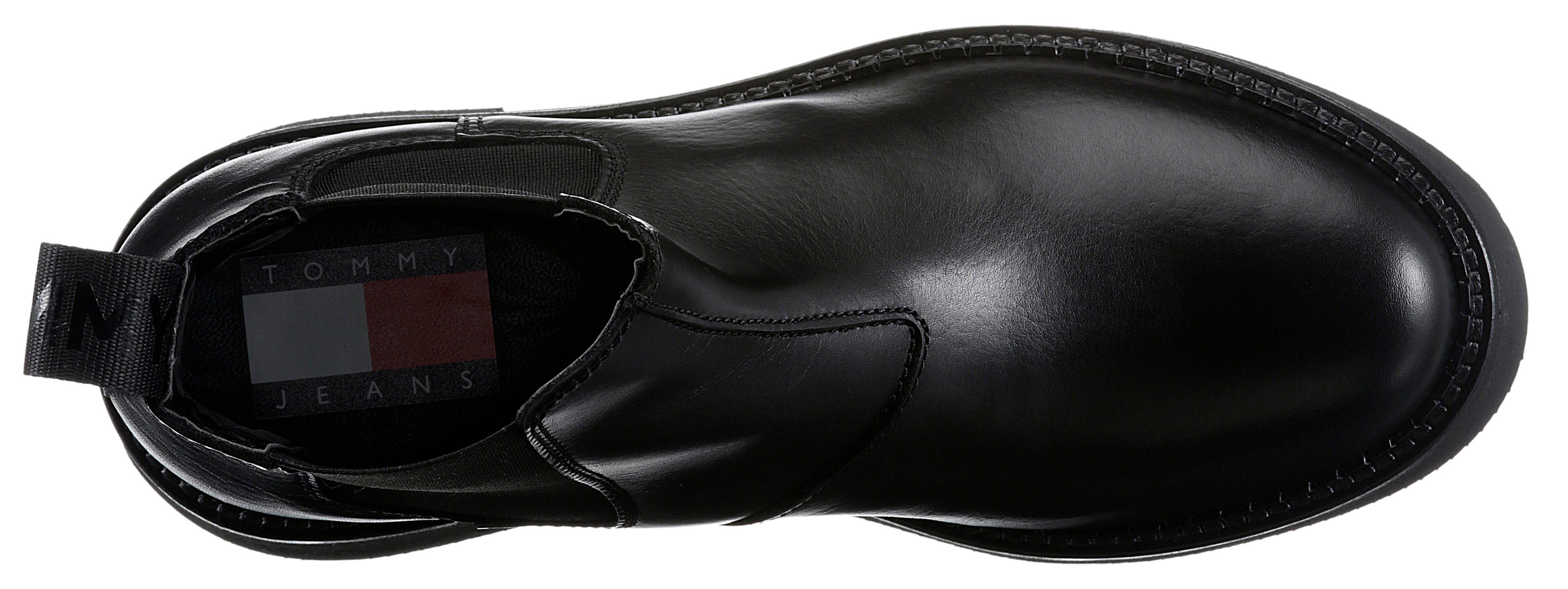 schmale FLAT BOOT Form Tommy Chelseaboots mit Jeans TJW CHELSEA Stretcheinsatz, komfortablem