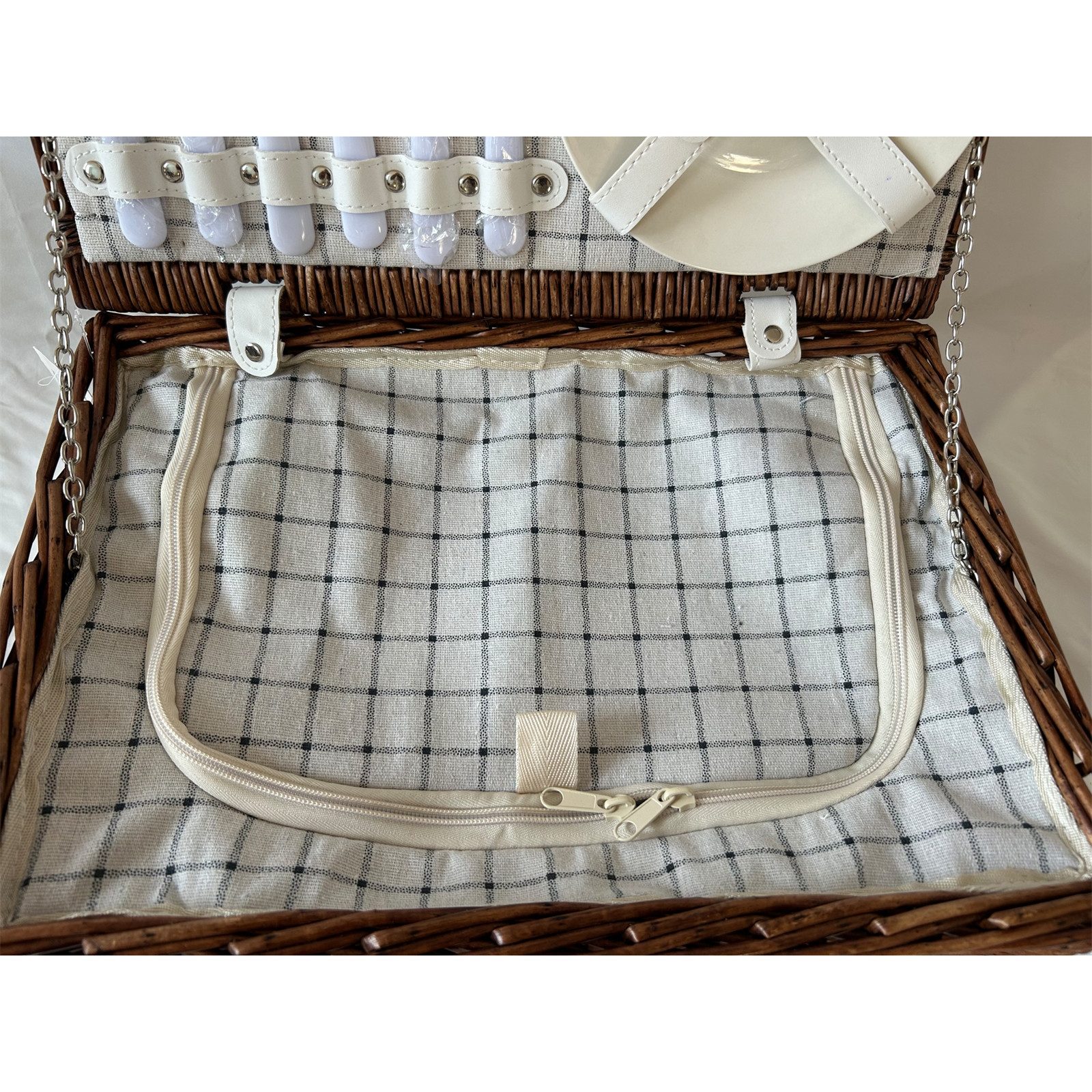 HTI-Living Picknickkorb Picknickkorb für 2 Personen Finie Braun (Stück, 1 St., 1 Picknickkorb inkl. Geschirr), Weidenkorb mit Geschirr und Kühlfach