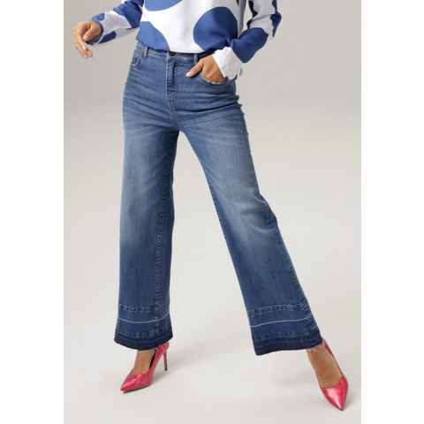 Aniston CASUAL Straight-Jeans mit trendiger Waschung am leicht ausgefranstem Saum
