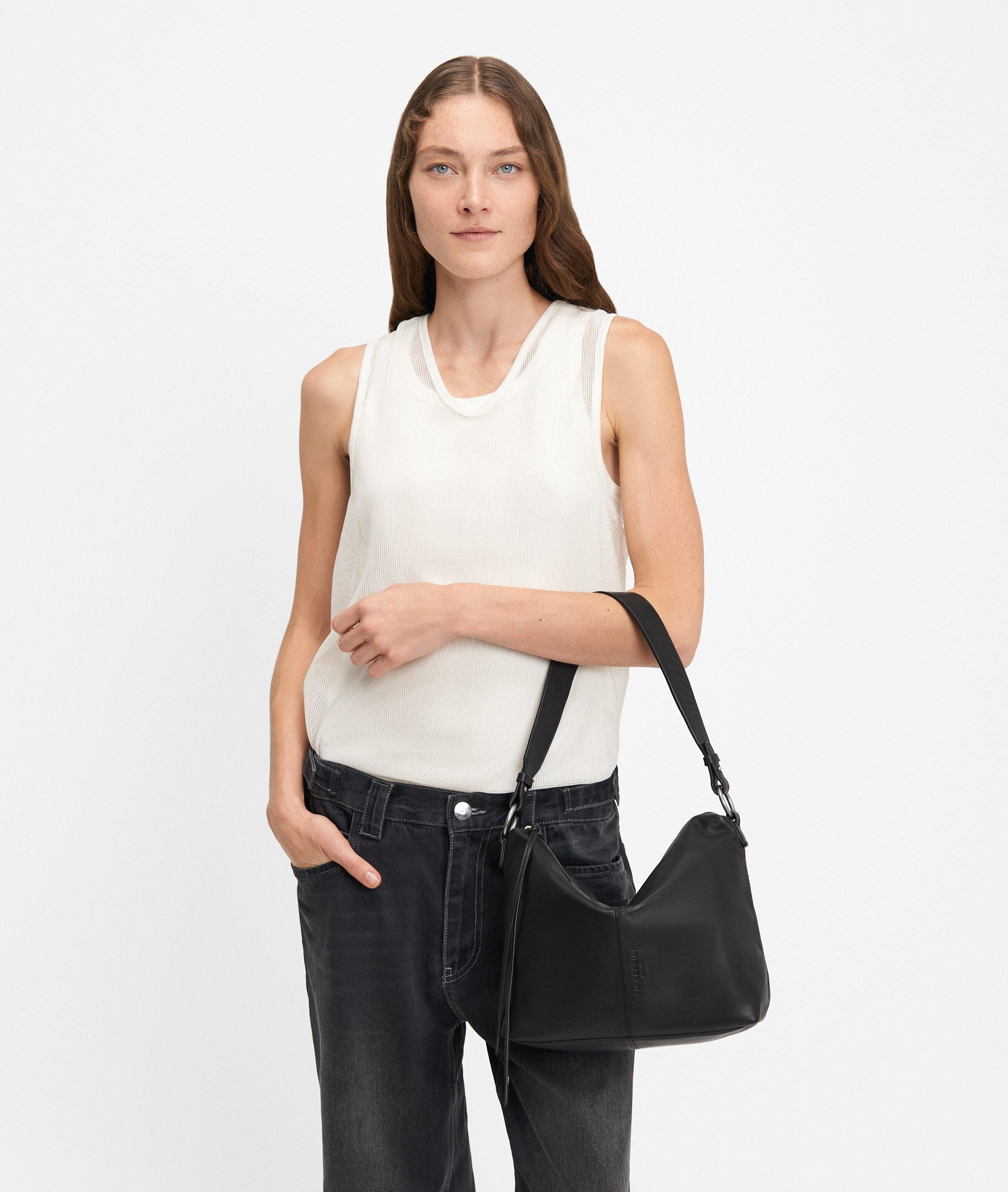 Liebeskind Berlin Schultertasche Hobo, Handliche Tasche aus weichem Schafsnappaleder