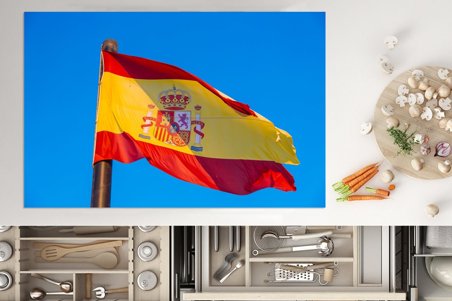 die Die von 81x52 MuchoWow für tlg), Nationalflagge Induktionskochfeld cm, (1 Ceranfeldabdeckung Vinyl, Schutz Herdblende-/Abdeckplatte küche, Spanien,