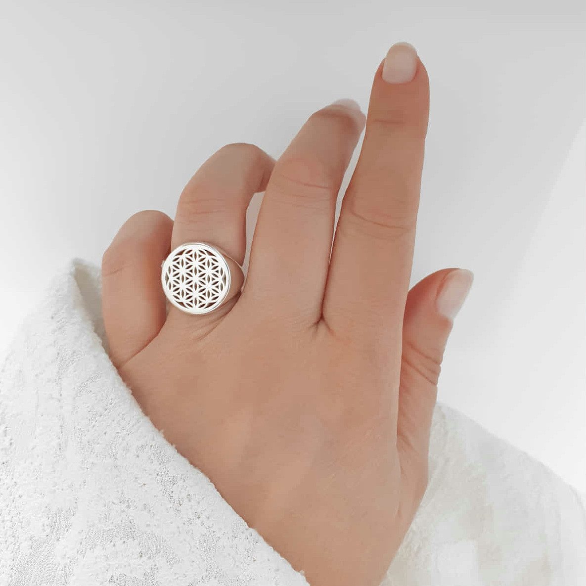 SCHOSCHON Silberring Lebensblume Damenring 925 Silber (Geschenk für Frauen Orientalisches Design, Blume des Lebens), Damen Fingerring Breiter Bandring 18 mm