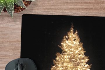 MuchoWow Gaming Mauspad Ein beleuchteter Weihnachtsbaum bei Nacht (1-St), Mousepad mit Rutschfester Unterseite, Gaming, 40x40 cm, XXL, Großes