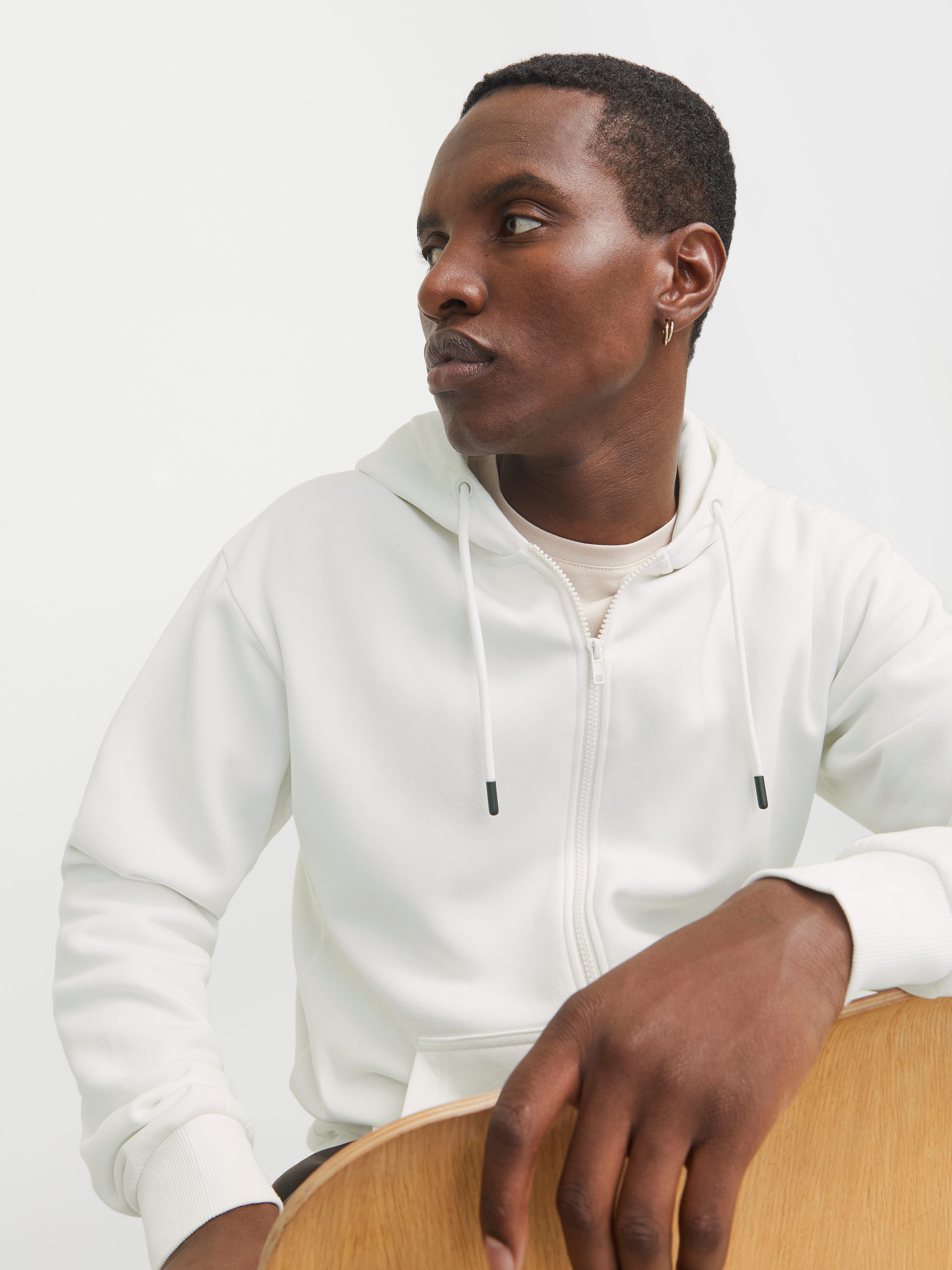 Jack & Jones Kapuzensweatjacke JJEBRADLEY mit Kapuze, ideal für kalte Jahre günstig online kaufen