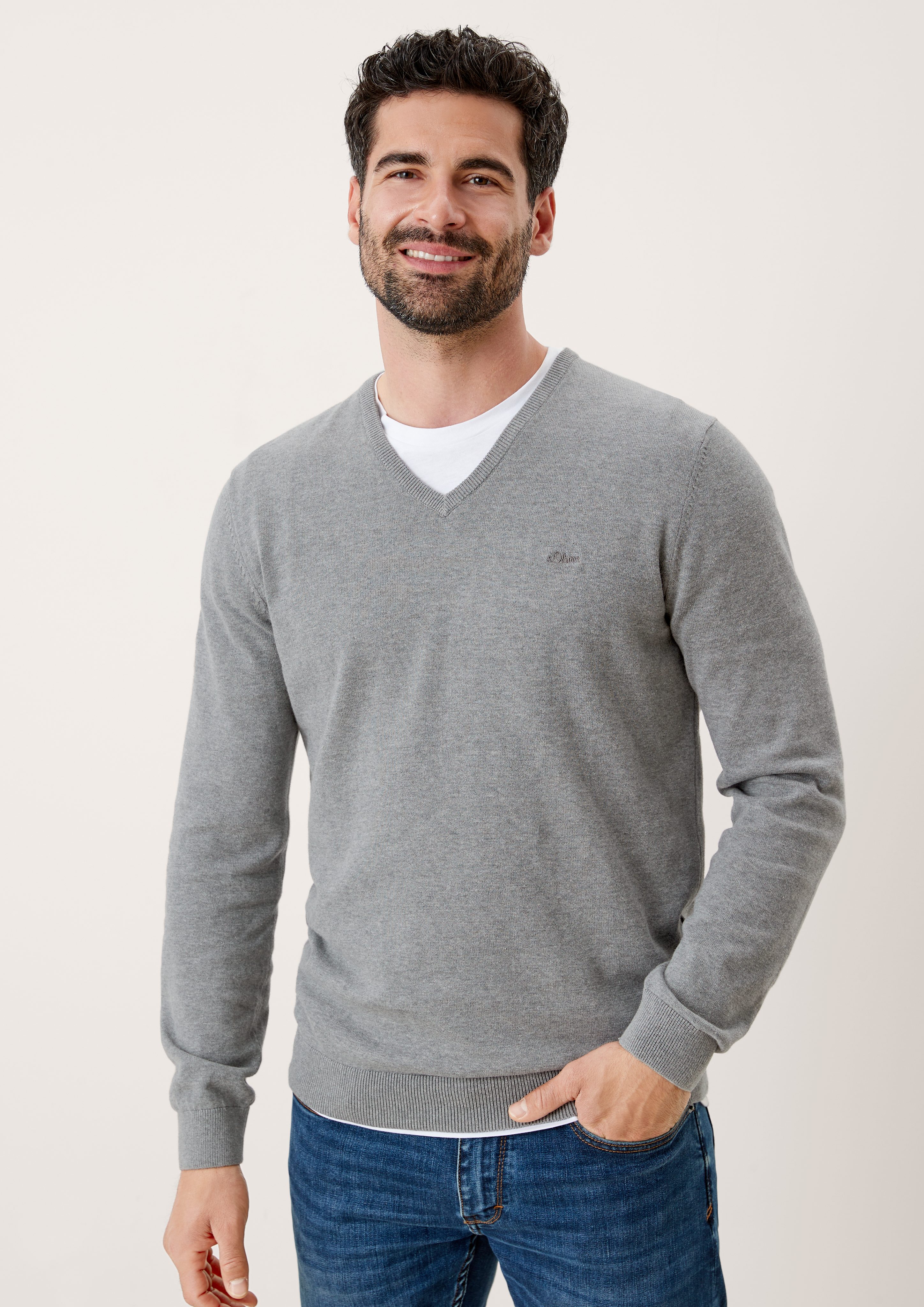 s.Oliver Strickpullover Feinstrickpulli mit V-Ausschnitt Logo günstig online kaufen