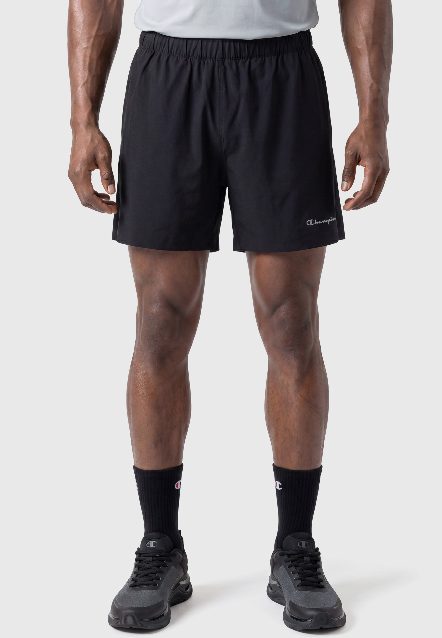 Champion Trainingsshorts PERFORMANCE WOVEN SHORTS Standard Fit C-DRY ANTI-ODOR mit Anti-Odor Ausstattung, aus Polyester und Elasthan