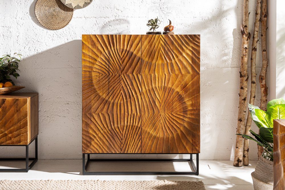 riess-ambiente Highboard SCORPION 120cm braun / schwarz · Hochschrank aus Mango-Massivholz (Einzelartikel, 1 St), Metall-Gestell · 3D Schnitzereien · 2 Türen · 6 Fächer · Wohnzimmer