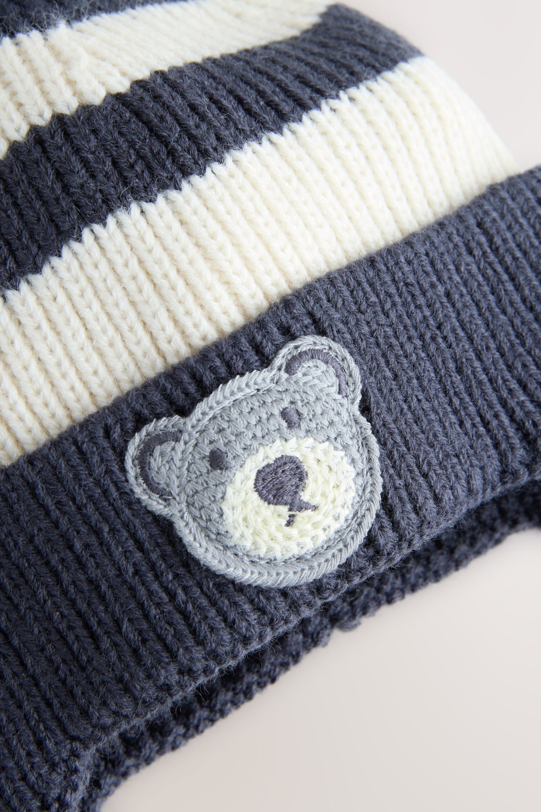 Next Beanie Gestreifte Bommelmütze Bär (1-St) günstig online kaufen