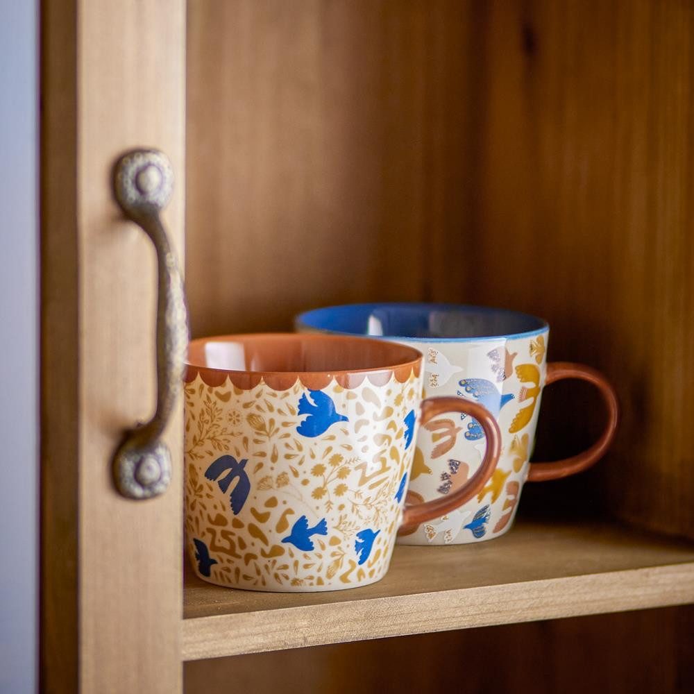 Bloomingville Tasse Anniversary Becher, Bunt, Steingut, D9,5xH8 cm, 2er Set, Steingut, Grafisches Motiv, Teebecher, Kaffeebecher Set, Handbemalt, Decal Druck