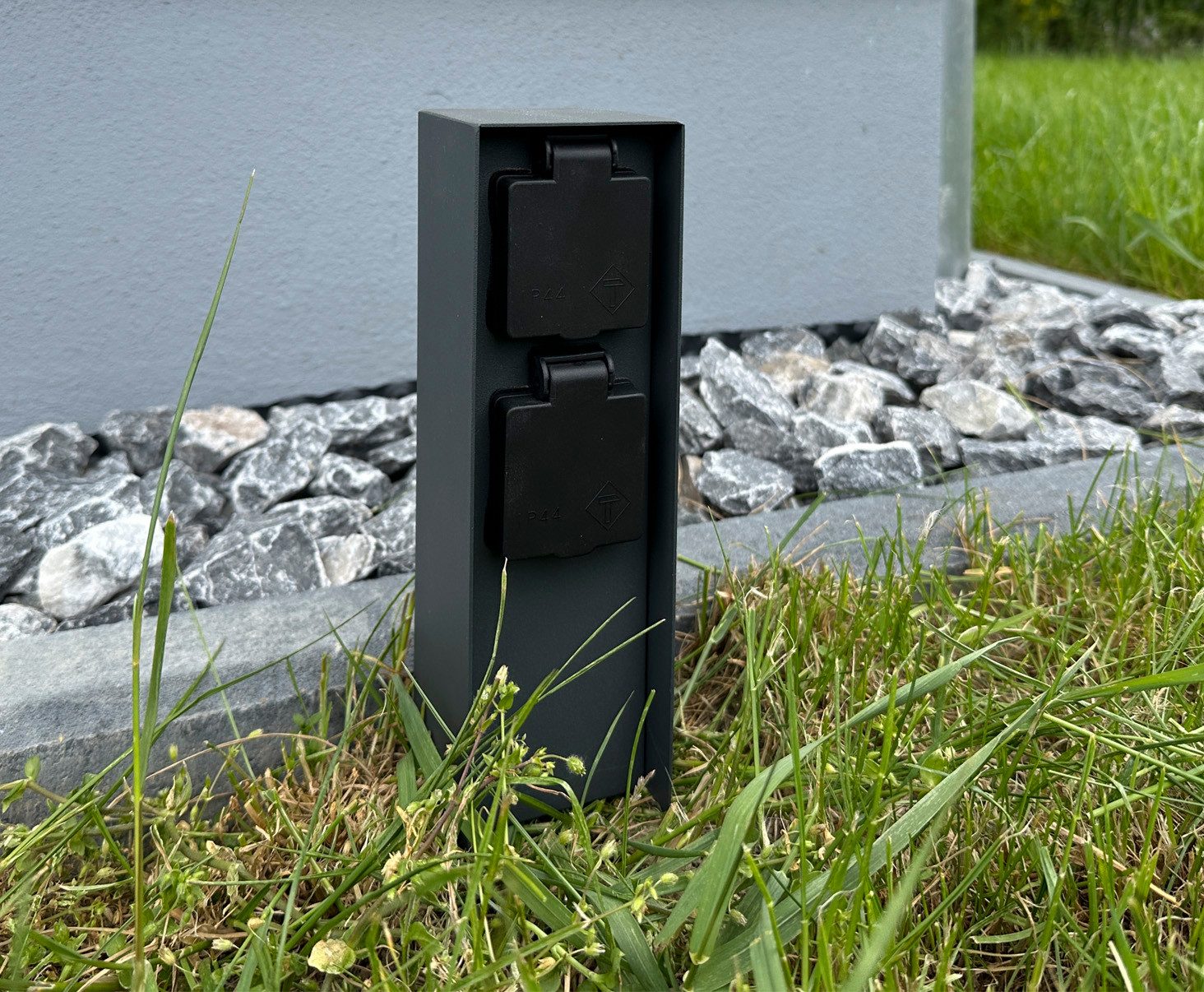 G&L Gartensteckdose Steckdosensäule Edelstahl, 2 / 4 Steckdosen, 1-St., Energiesäule