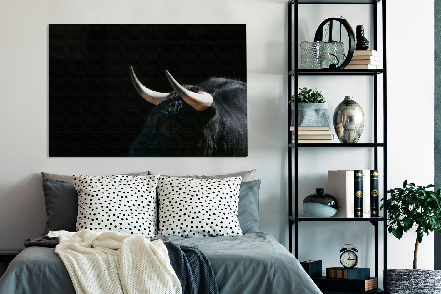 XXL, Ein Stier einem cm vor OneMillionCanvasses® schwarzen alle (1 Wandbild Hintergrund, schwarzen Wohnbereiche, für Gemälde, Leinwandbild St), von 120x80 großes, einem Foto