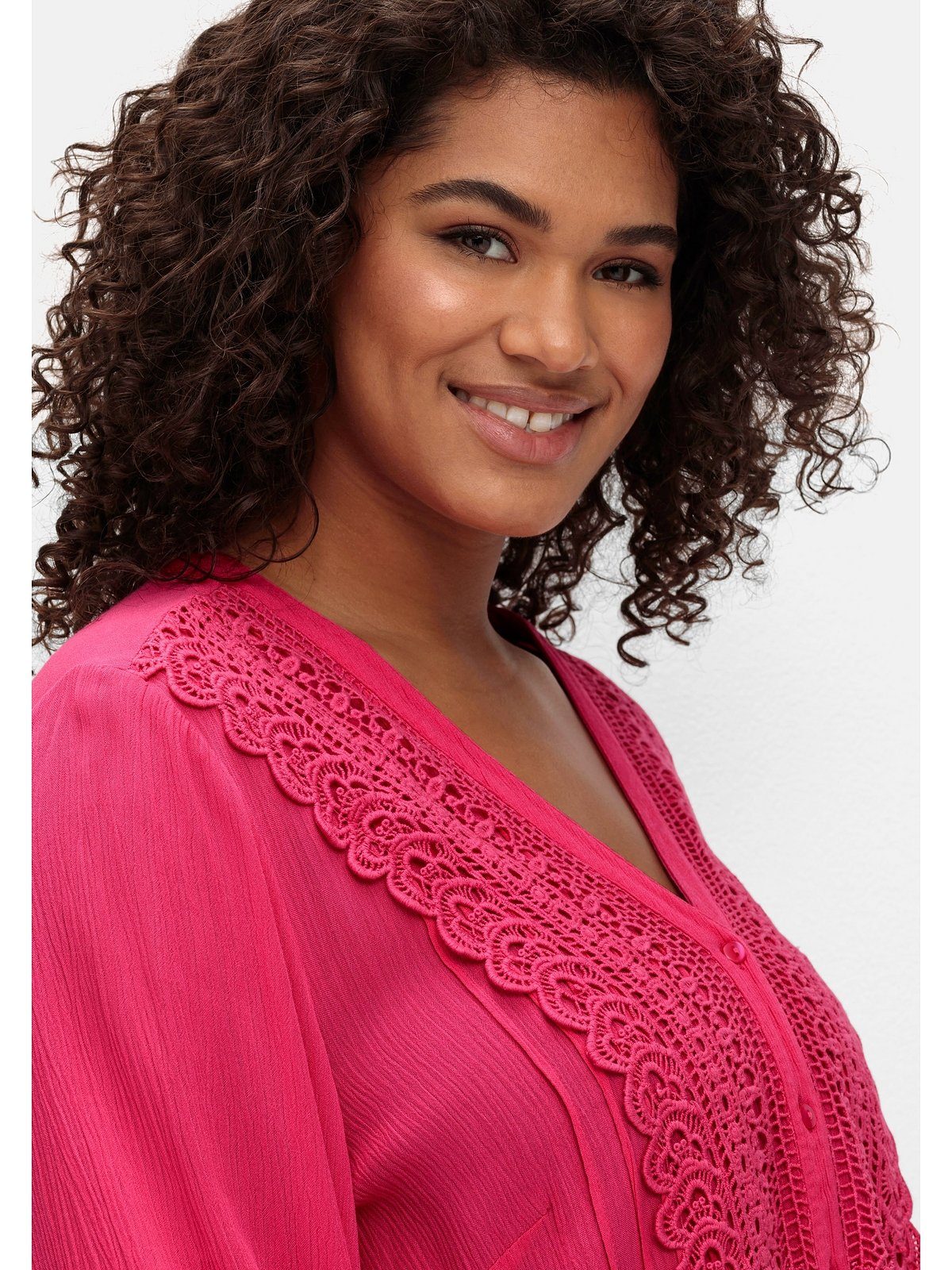 sheego by Joe Browns Longbluse Große Größen mit Häkelspitze und Biesen