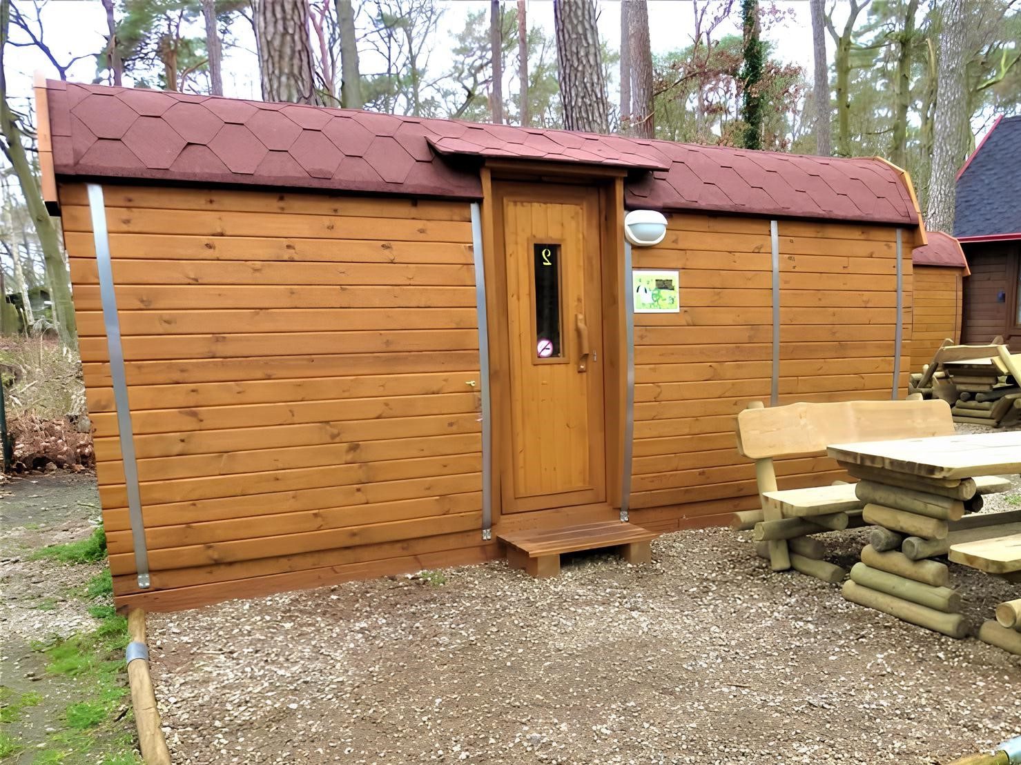 Xlmoebel Gartenhaus Ferienhaus im Wald - Kompaktes Holzhaus 230x480cm mit Fass-Design, (Camping Haus CBT482301), Hergestellt in Europa