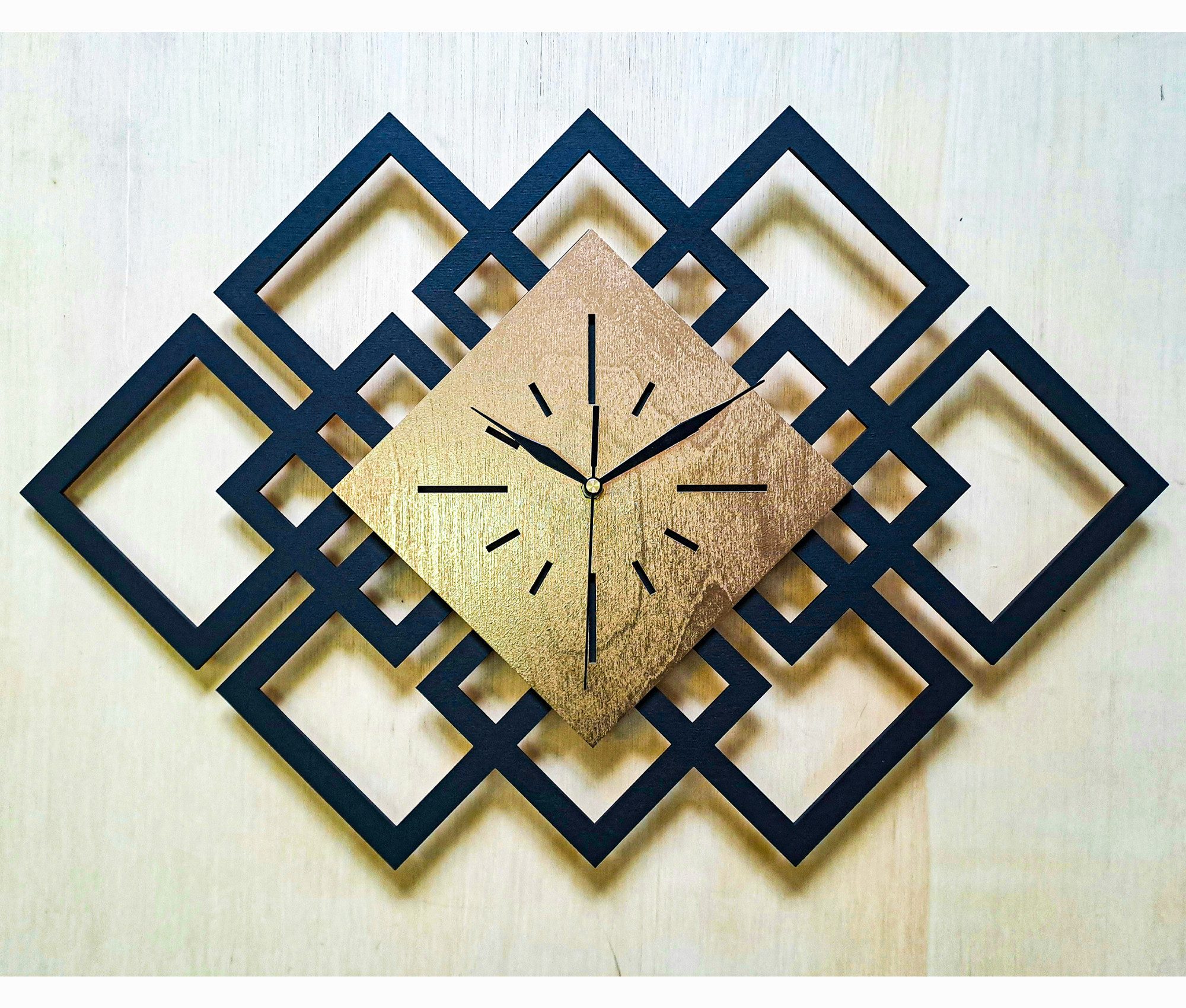 ORNAMENTI Wanduhr Groß, modern Wanduhr, Holz, Eichenfurnier, loft, minimalistisch (ohne Ticken, Wanddeko, Holzdeko, 4 Farben, hingucker Wanduhr)