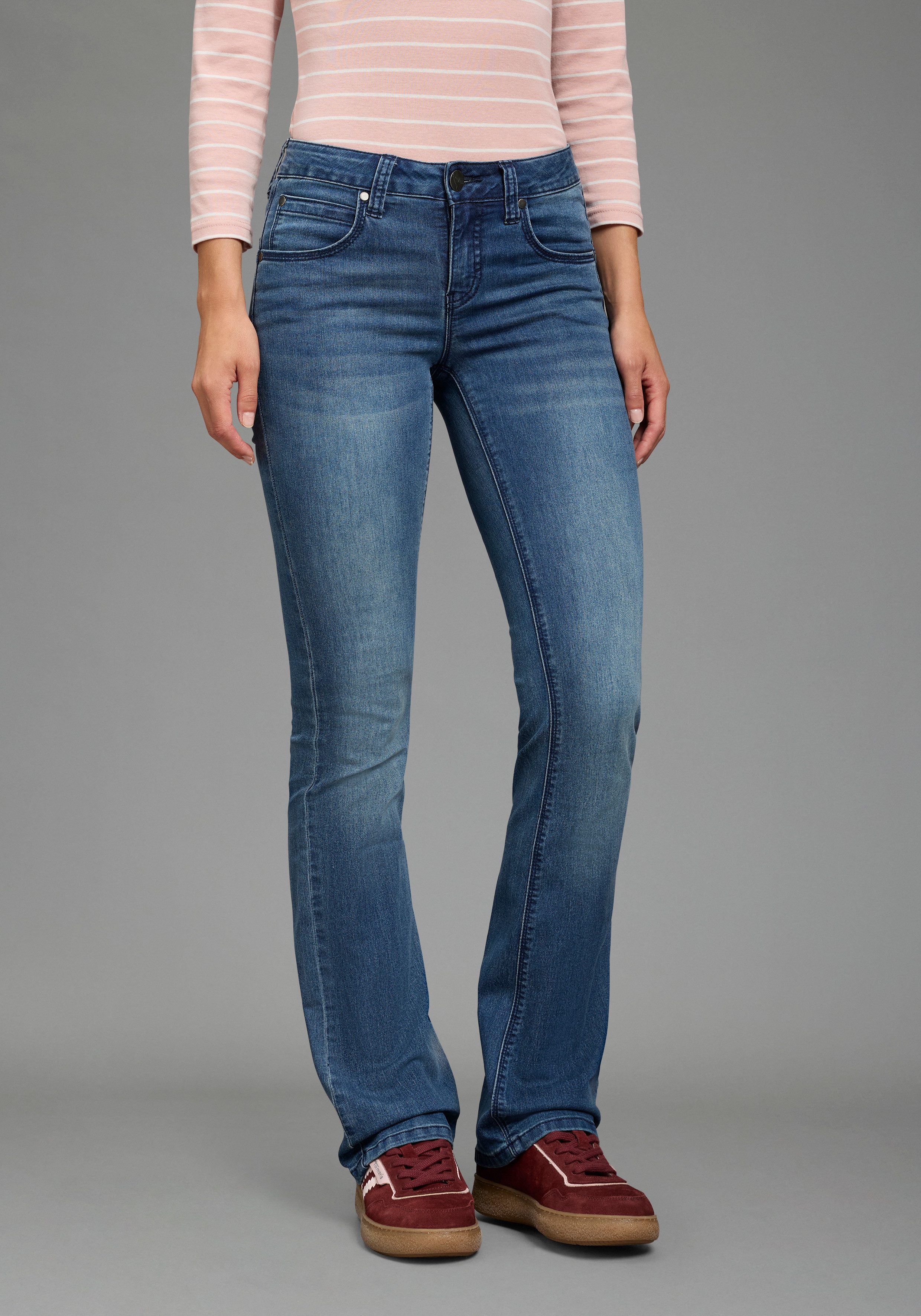 Arizona Bootcut-Jeans Shaping bootcut, Kontrastnähte, Used-Look-Waschung, niedrige Leibhöhe