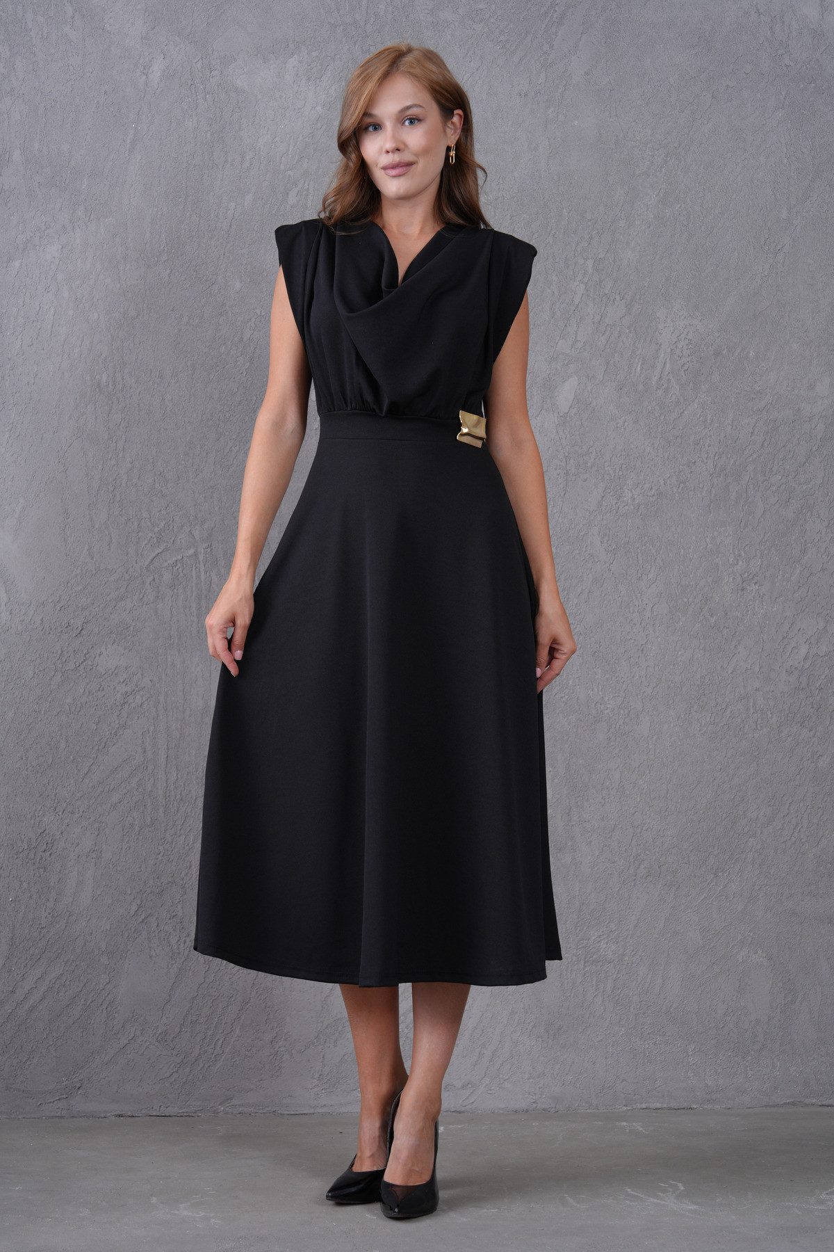 Midikleid Midikleid mit V-Ausschnitt und ausgestelltem Saum