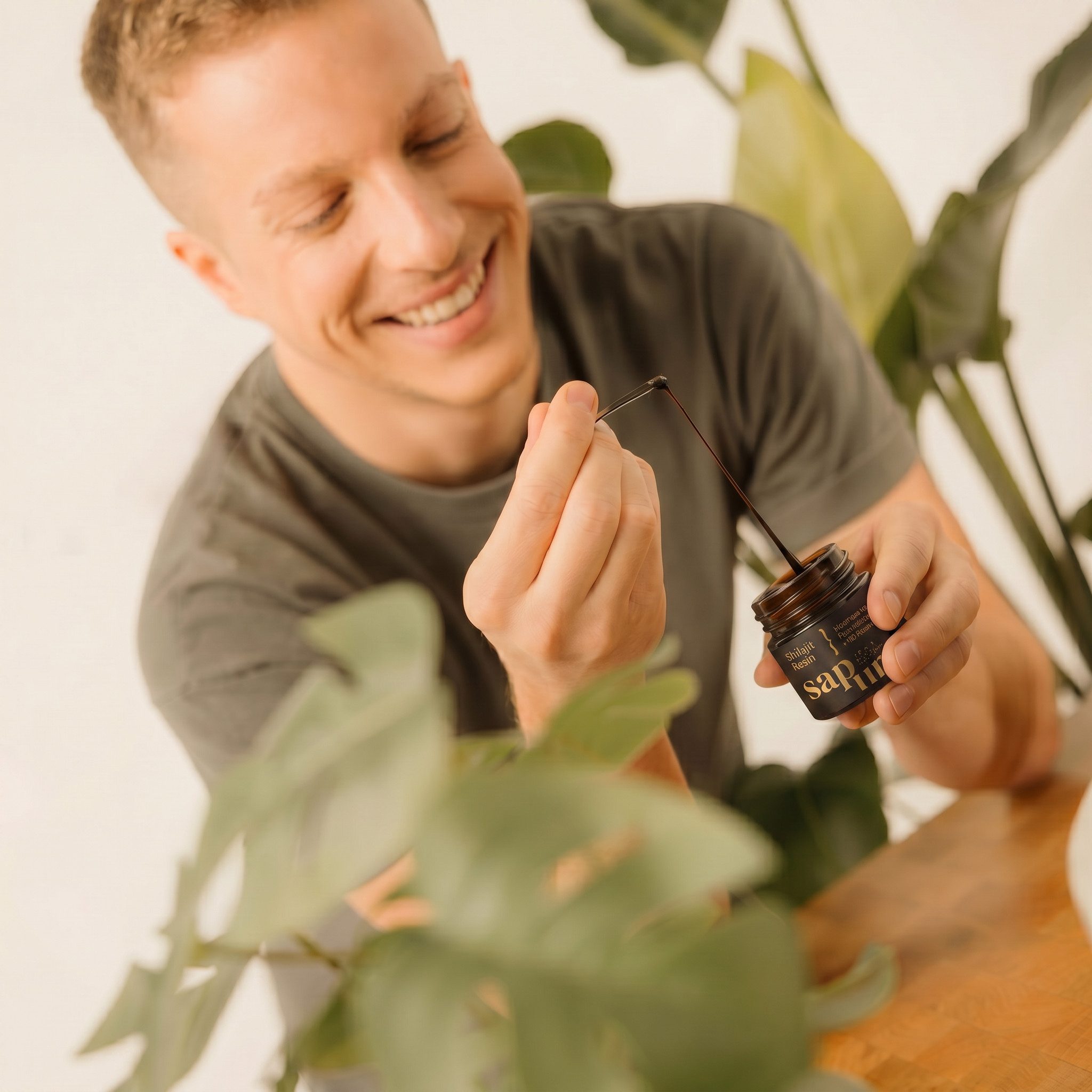 SAPURA Health Shilajit Harz 60g, Inklusive Löffel, Mumijo * Laborgeprüft in DE * Harz, 60 g