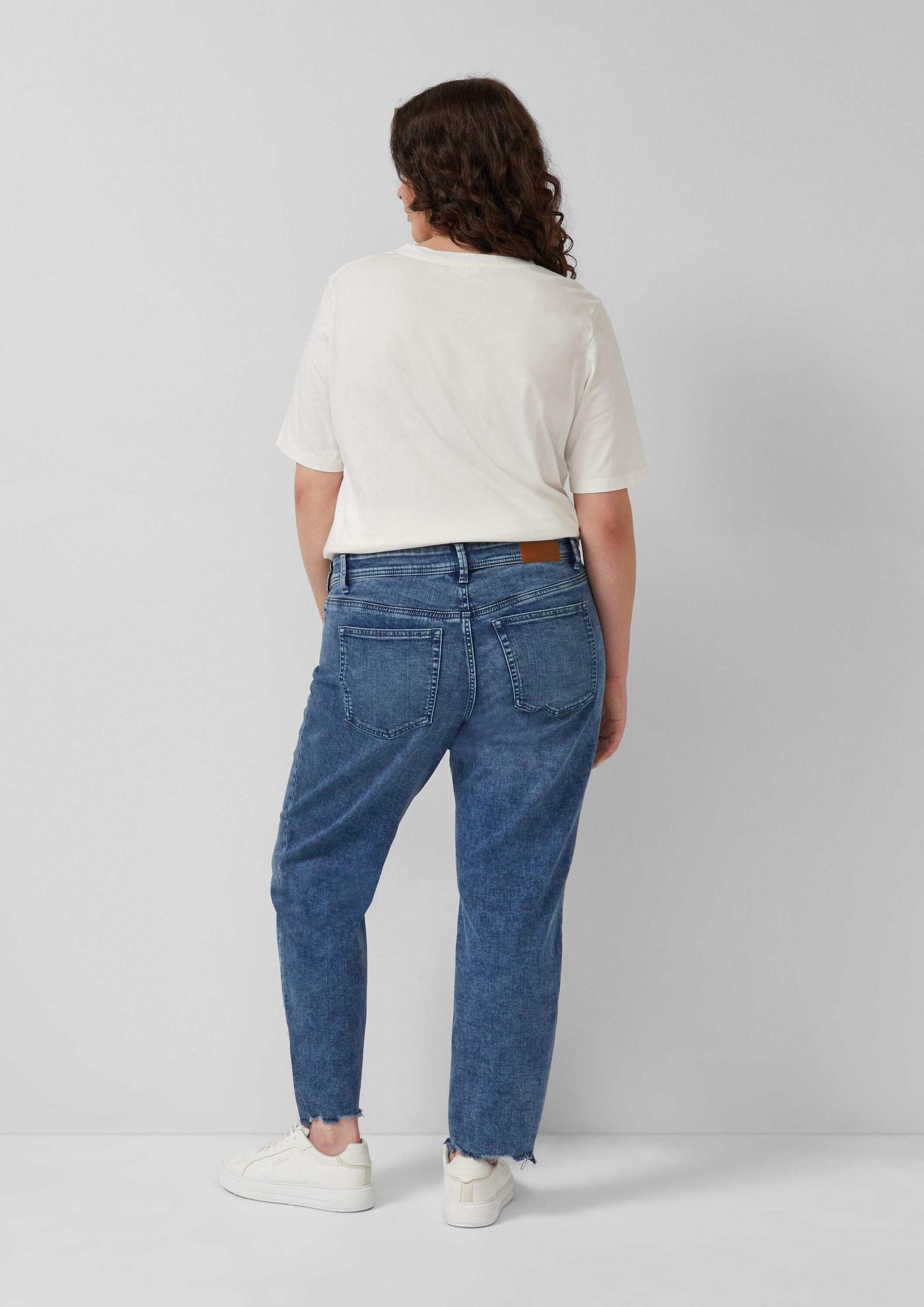 s.Oliver Regular-fit-Jeans Jeans-Hose Jeans / Curvy Fit / Mid Rise / Slim Tapered Leg / mit Perlendetails