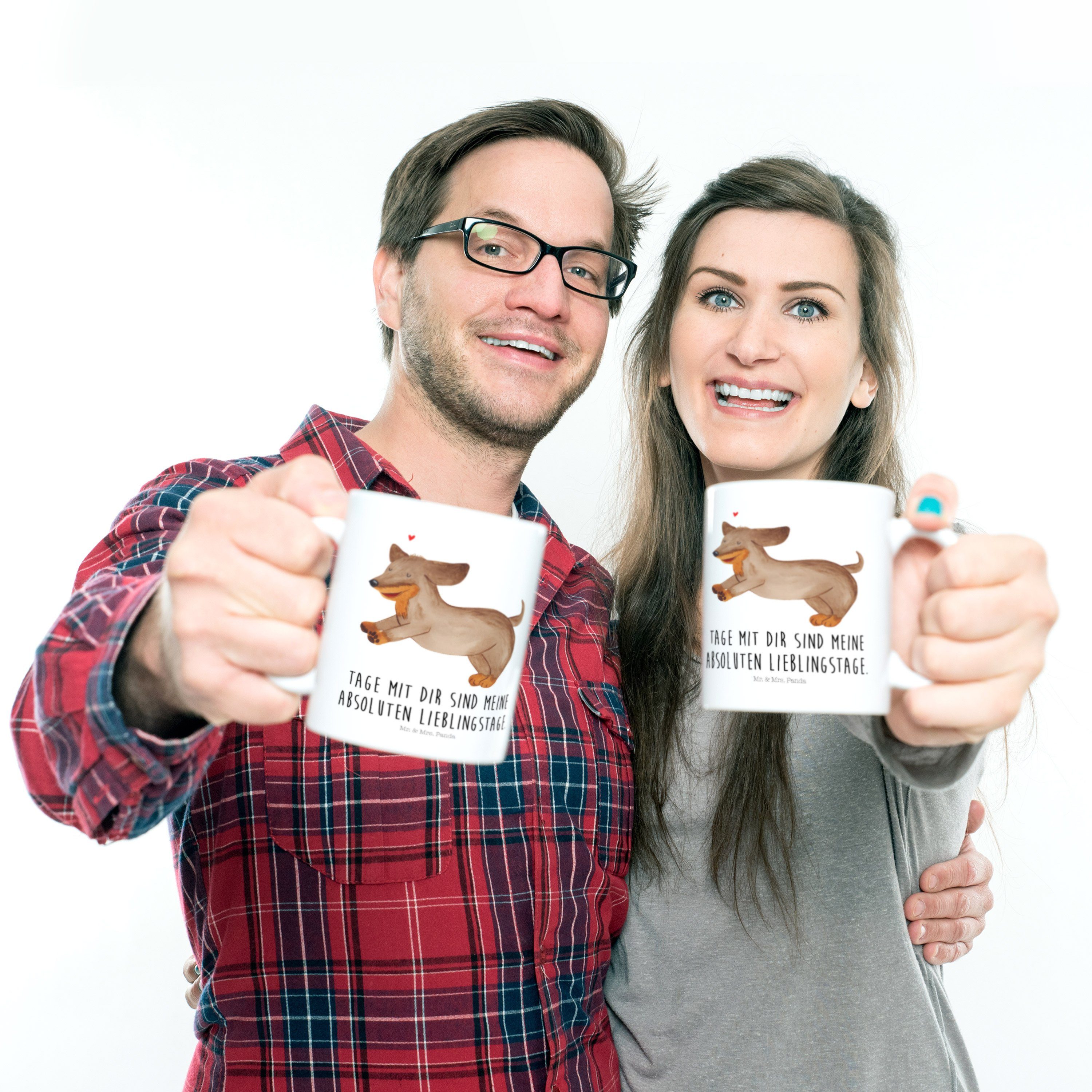 Mr. & Geschenk, braun, dog, Kunststoff Kinderbecher Hund Panda Dackel - fröhlich happy Weiß - Mrs. Kaffeetasse
