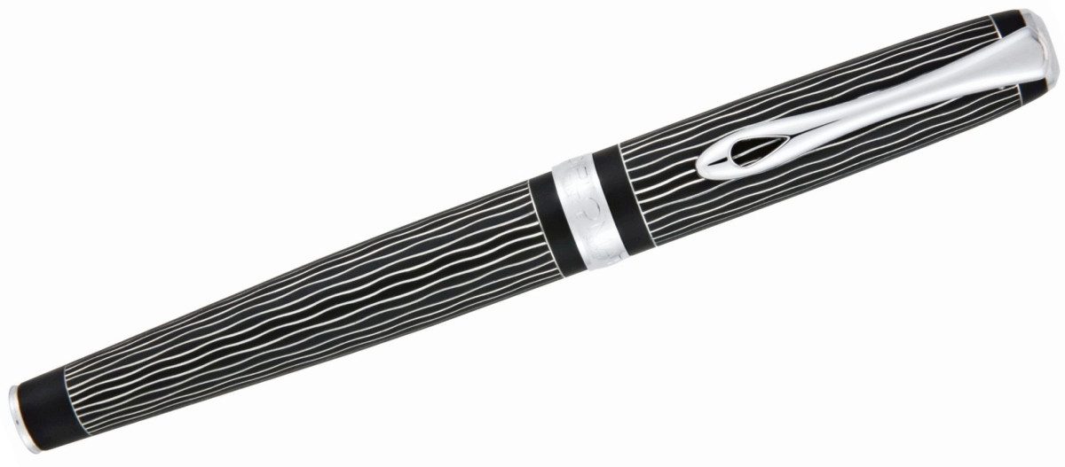 DIPLOMAT Фонтаны Füllhalter Excellence A plus Wave guillochiert lapis schwarz M