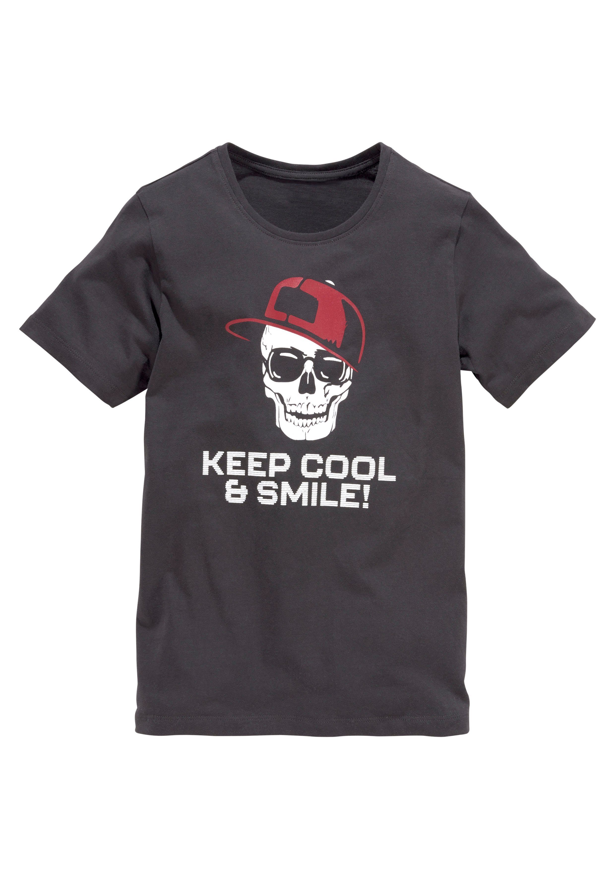 KIDSWORLD T-Shirt Mit Sprüche-Print: KEEP COOL... kurzärmelig, basic geschnitten, Rundhalsausschnitt, aus Baumwolle. € 14,99, (€ 14,99 pro 1 Stk).