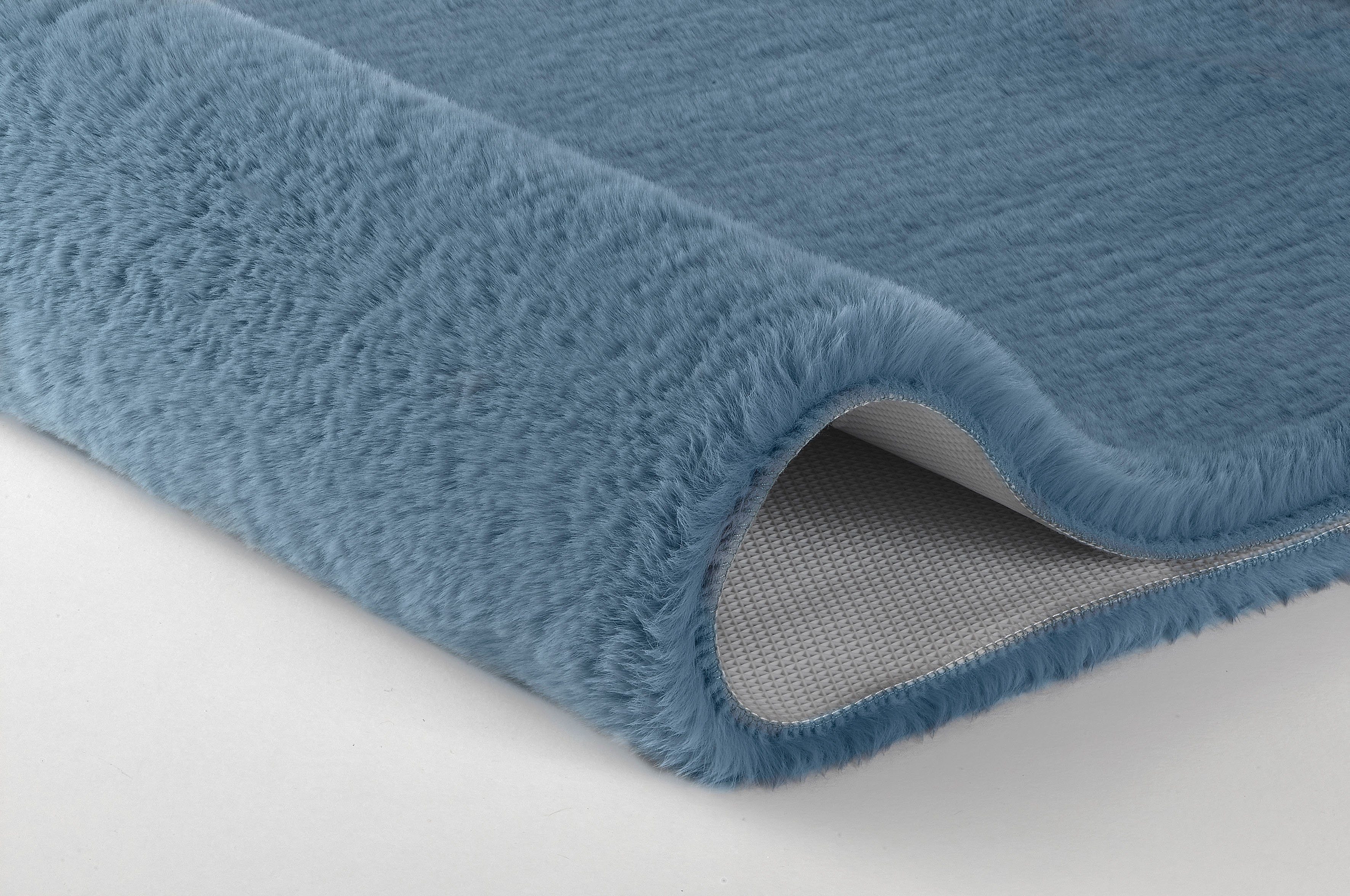 Kleine Wolke Badematte Cony, Badvorleger, Badezimmer Teppich, Höhe 25 mm, rutschhemmend beschichtet, fußbodenheizungsgeeignet, Polyester, rechteckig, Badteppich, Fell-Optik, Uni Farben, besonders weich & kuschelig