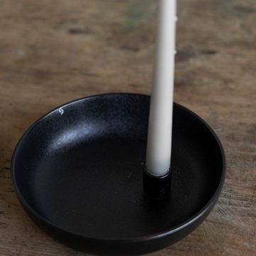 Storefactory Scandinavia Kerzenhalter Lidatorp XL Kerzenhalter, schwarz, Keramik, BxH 26 x 7 cm (1 St), Handgefertigt, daher ein Unikat