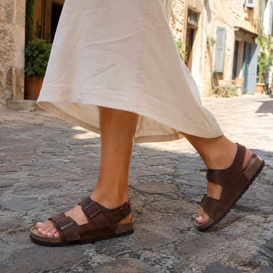 Tuffeln Leder-Sandalen 'Baltrum' mit Korkfußbett Dreischnaller Sandale Hausschuh mit weichem Tieffussbett – Bild 2 von 5