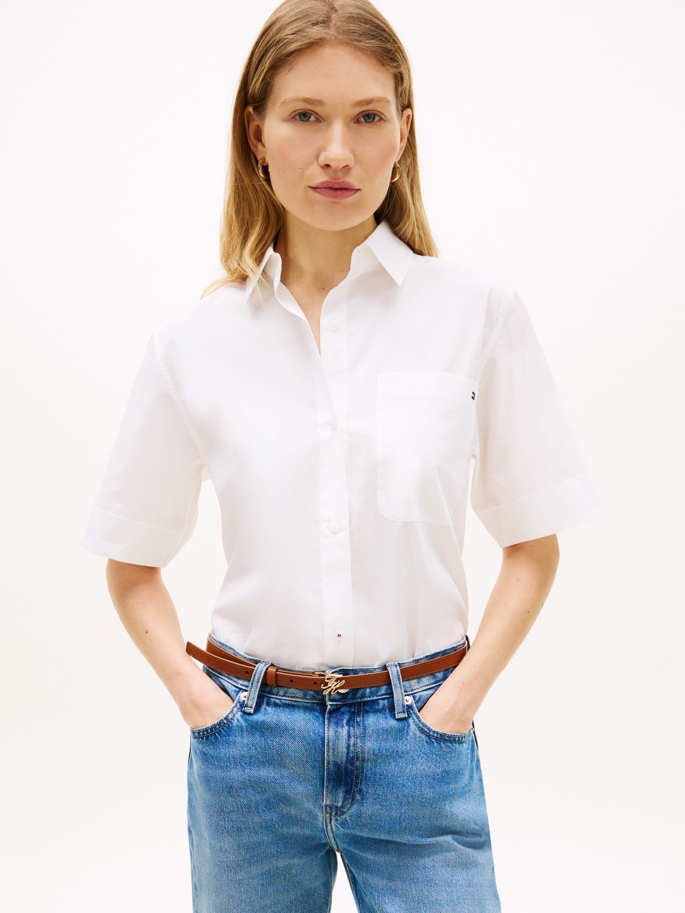 Tommy Hilfiger Kurzarmbluse ESSENTIAL POPLIN SHORT SLEEVE SHIRTS mit Hemdkragen, Flag Stickerei auf der Brust