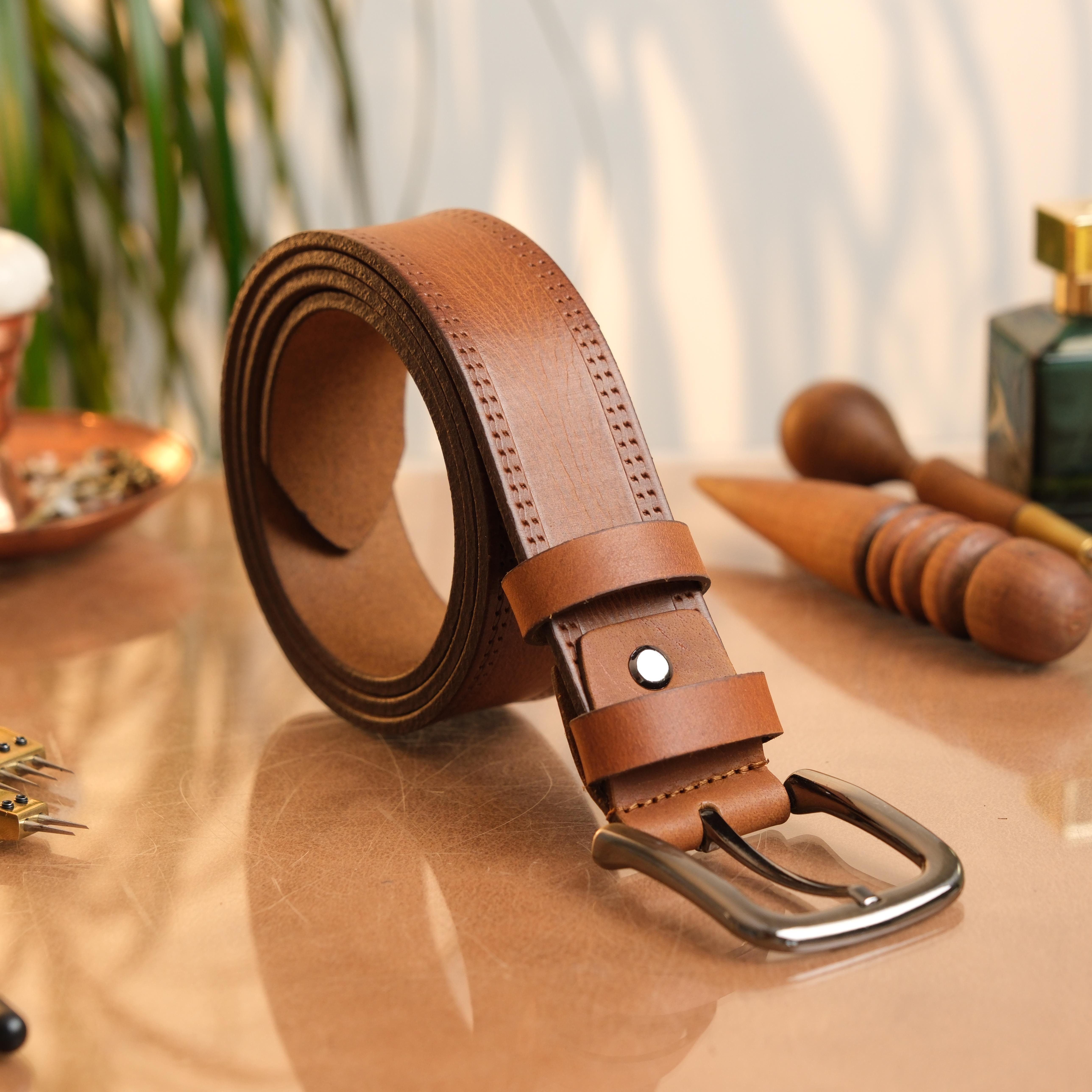 herémood Ledergürtel Gürtel Herren 4cm breit Ledergürtel Jeans Premium Geschenke für Männer (100 % Echtleder Gürtel handgefertigt, hochwertig verarbeitet, kürzbar, 1-St., Cognac 115 cm – 4 cm breit – echtes, robustes Büffelleder, langlebig) Ledergürtel Herren Cognac – robust & edel, ideales Herrengeschenk