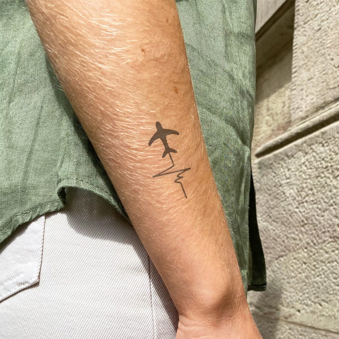 Inkster Schmuck-Tattoo Flugzeug mit Herzschlag, wasserfestes temporäres Tattoo, 2 Wochen Halt